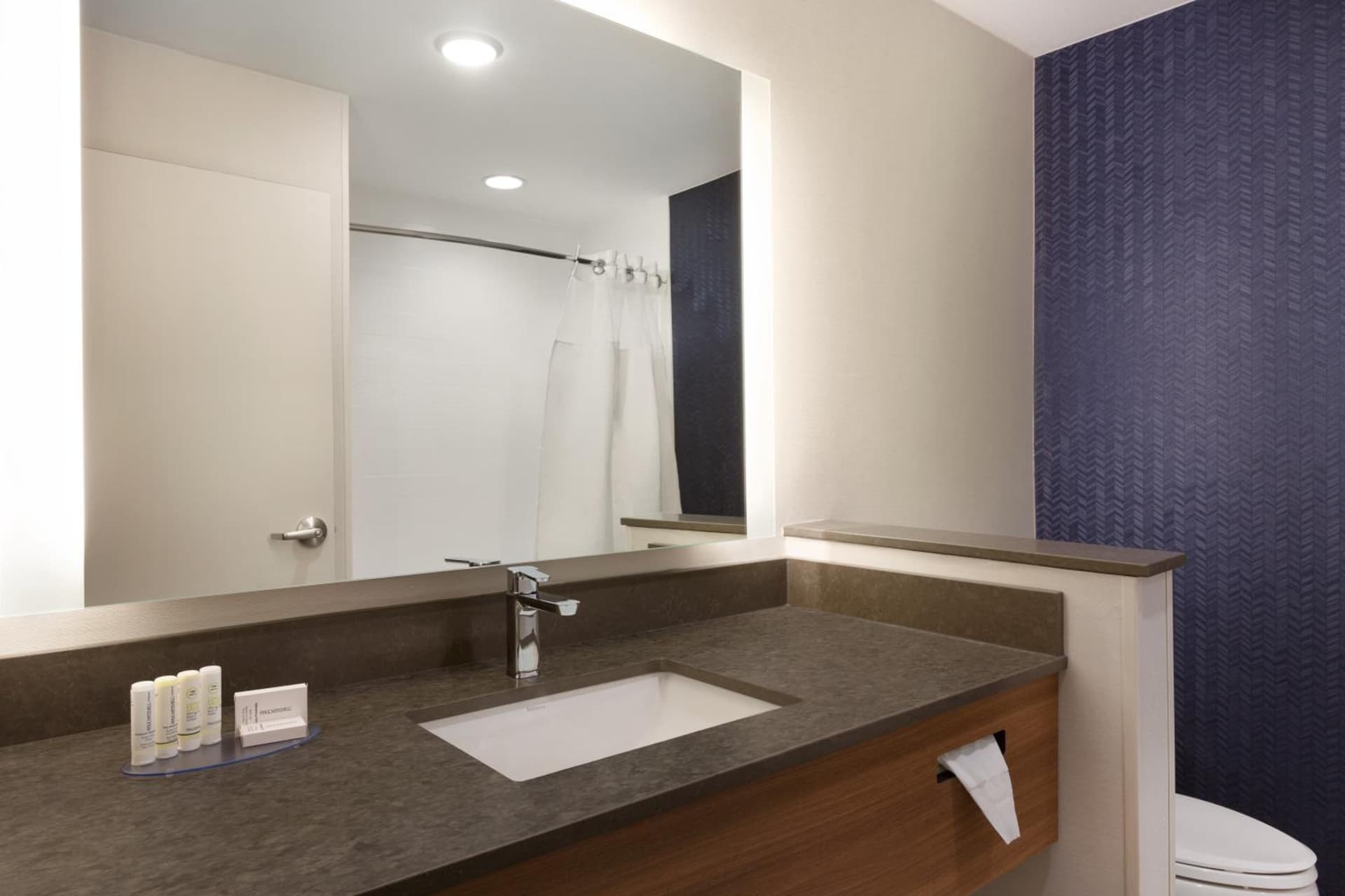 Fairfield by Marriott Inn & Suites Boulder Longmont interior in Longmont, CO — gallery photo 2