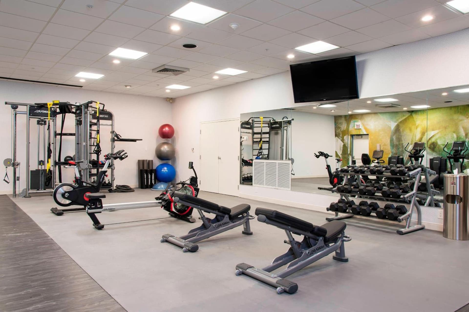 Sonesta Hotel Grand Rapids Airport gallery photo in Grand Rapids, MI — image 24