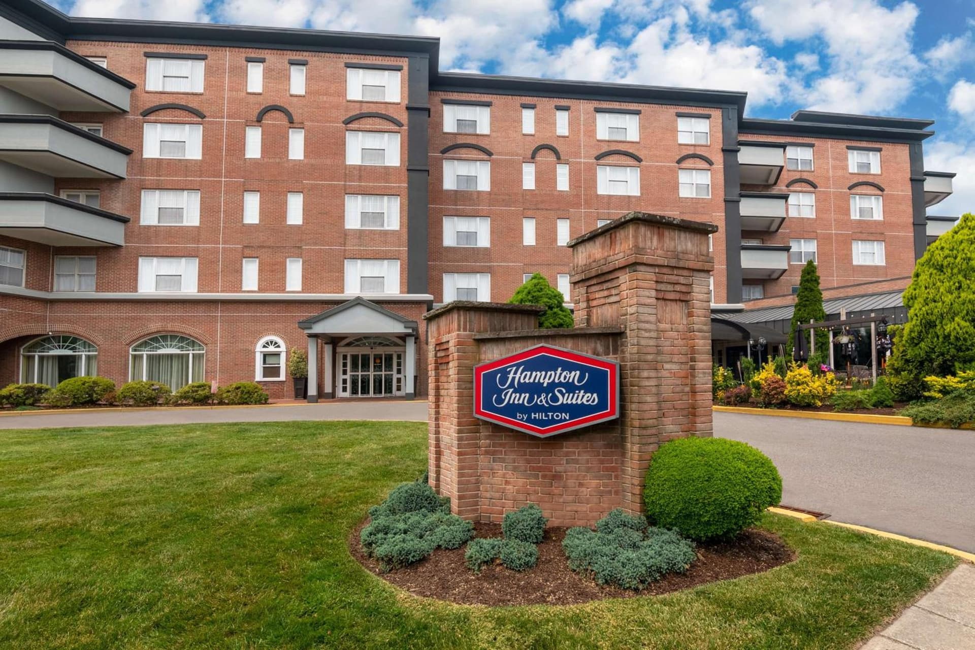 Hampton Inn & Suites Stamford featured exterior or lobby in Stamford, CT — similar hotel