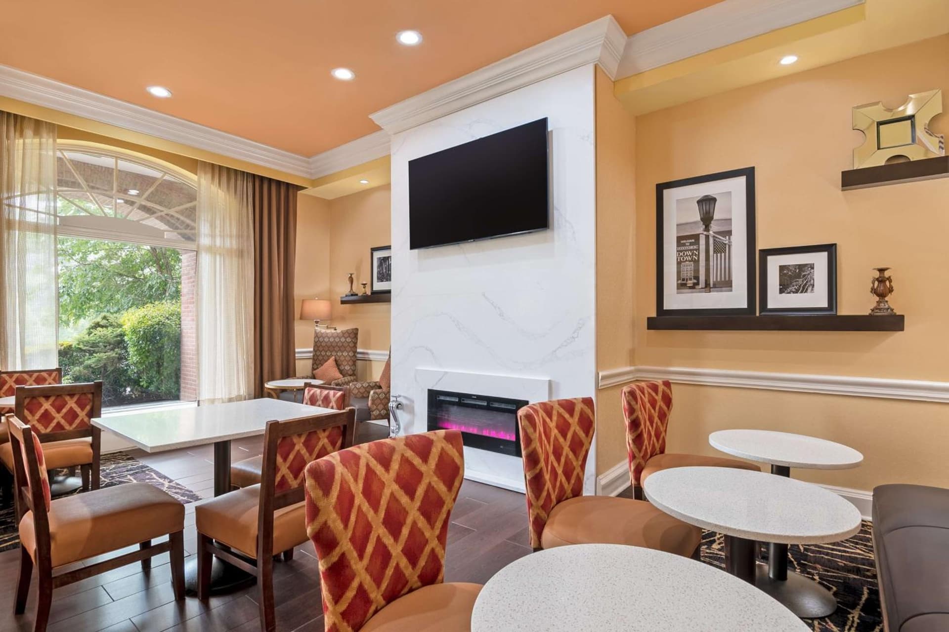 Hampton Inn & Suites Stamford gallery photo in Stamford, CT — image 9
