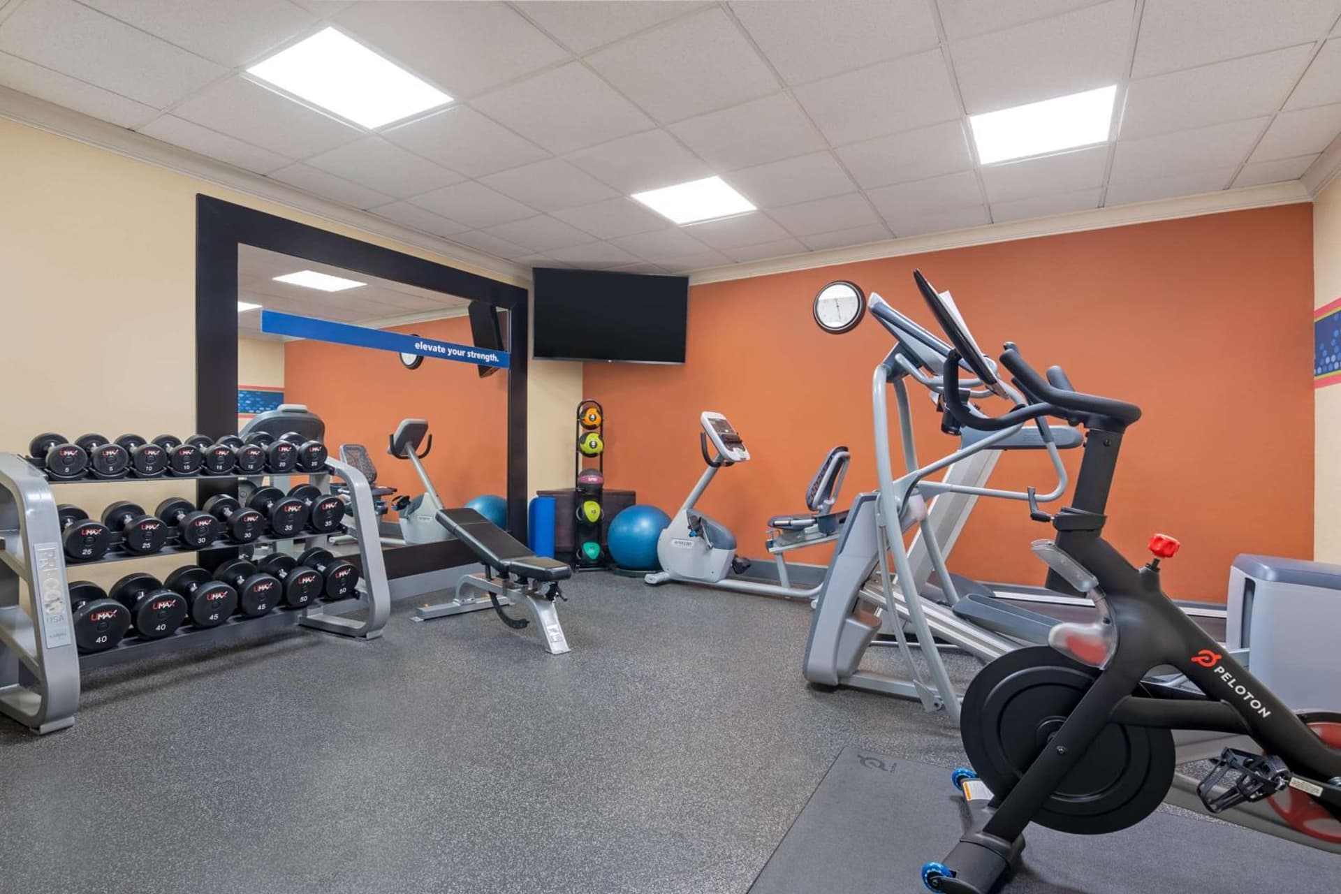 Hampton Inn & Suites Stamford gallery photo in Stamford, CT — image 36
