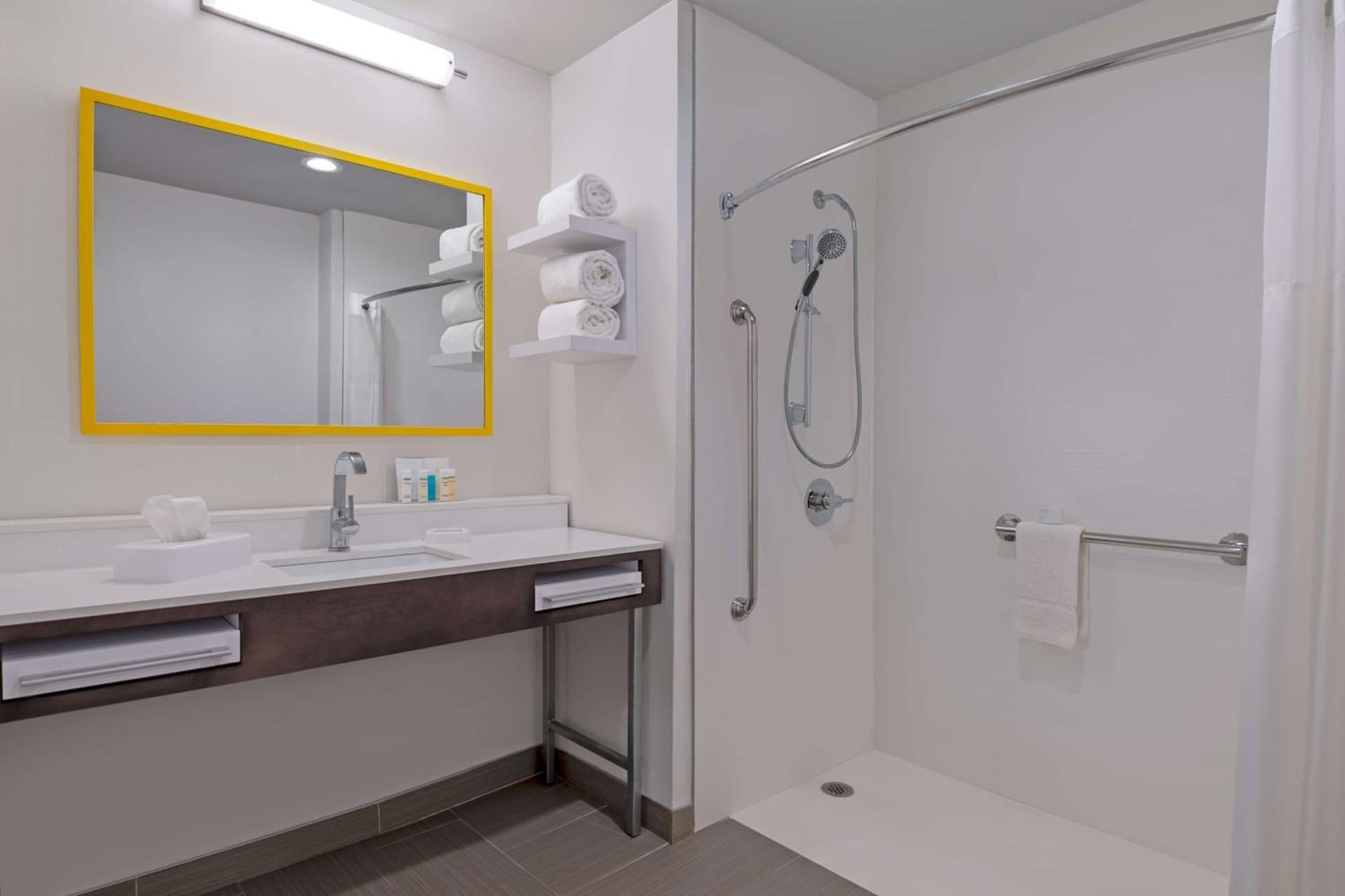 Hampton Inn & Suites Stamford gallery photo in Stamford, CT — image 23