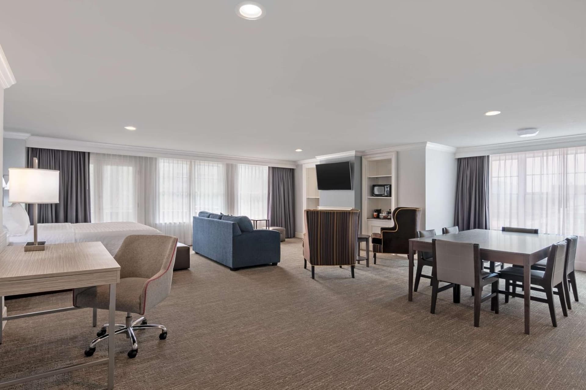 Hampton Inn & Suites Stamford gallery photo in Stamford, CT — image 29
