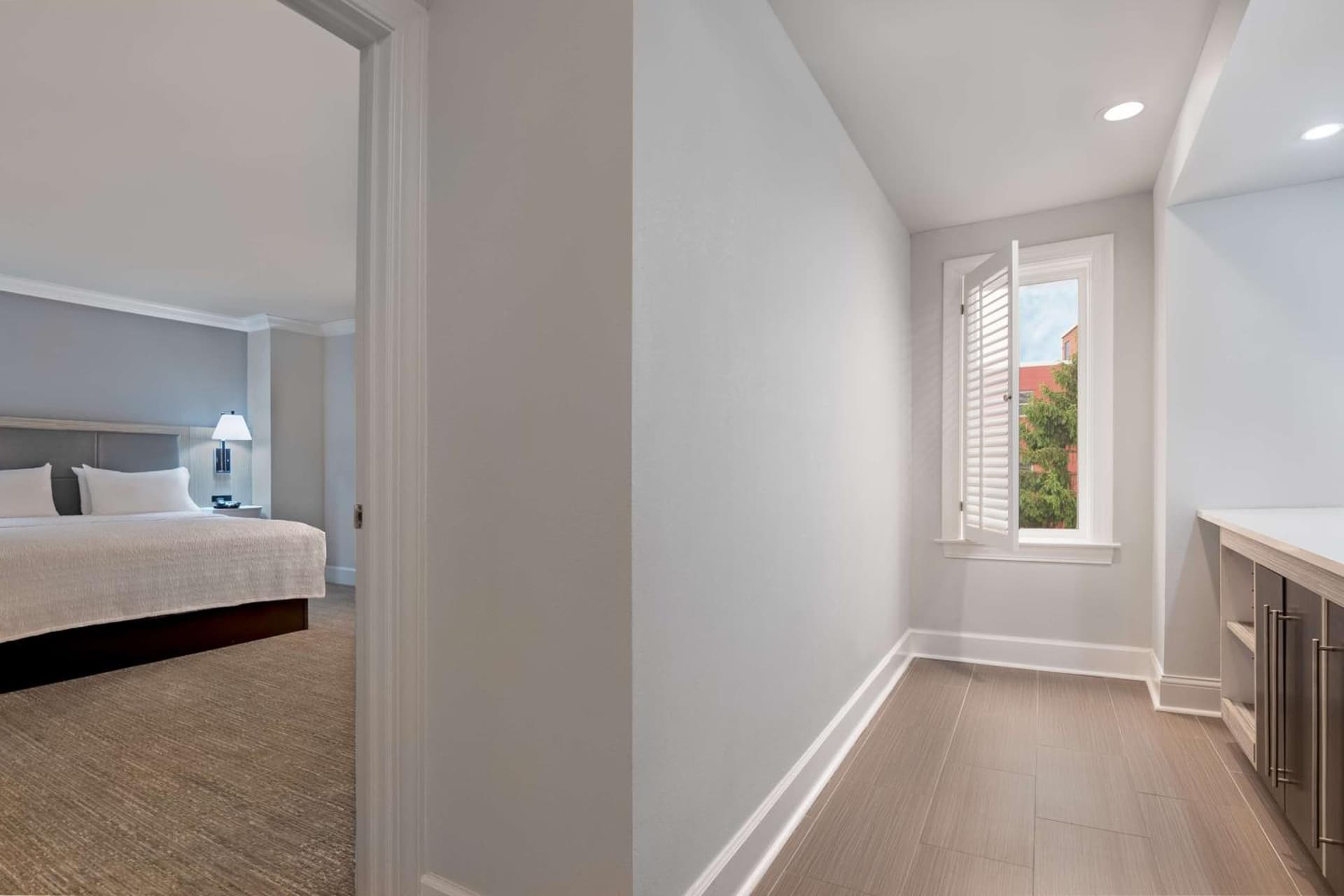 Hampton Inn & Suites Stamford gallery photo in Stamford, CT — image 21