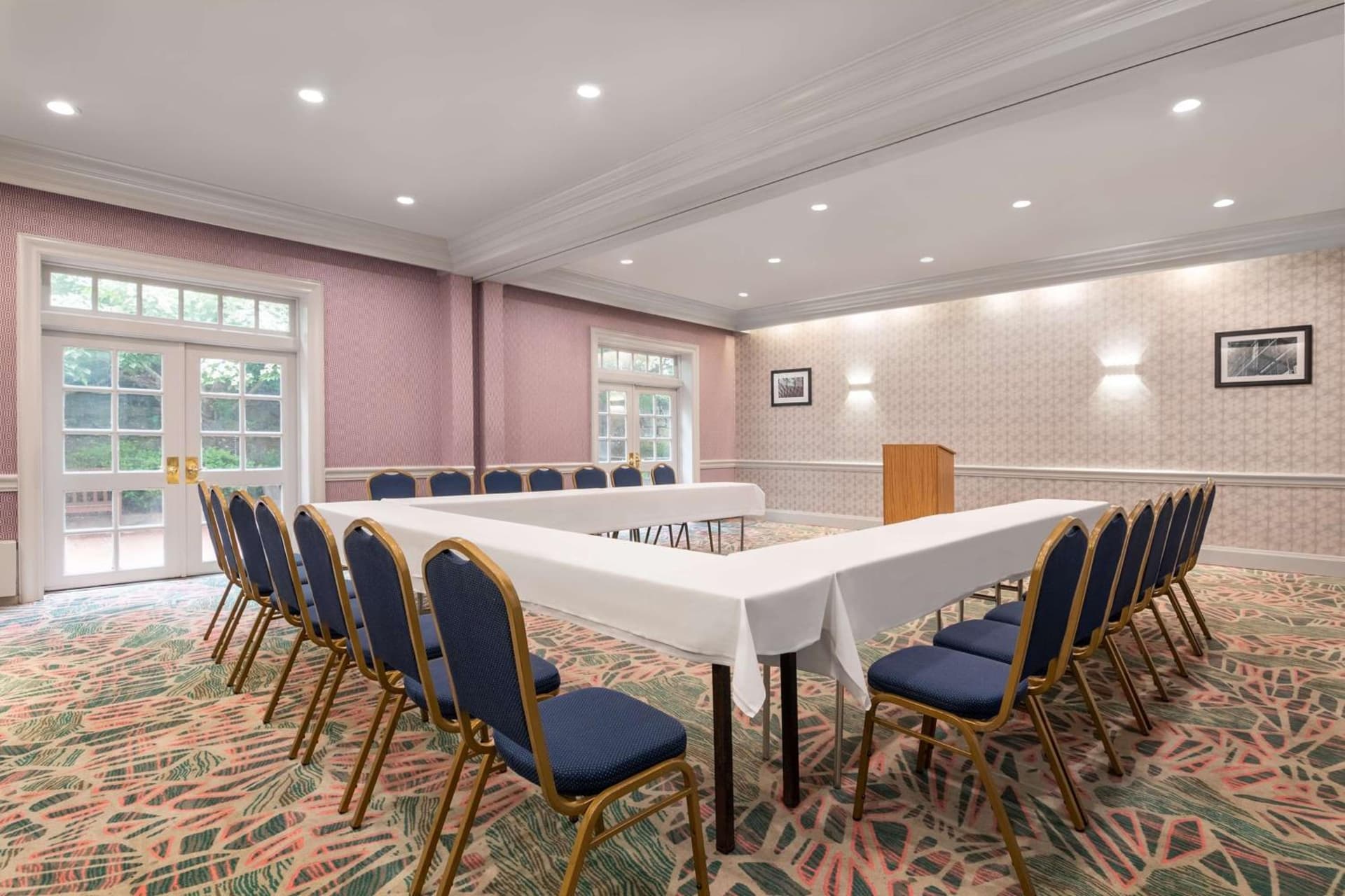 Hampton Inn & Suites Stamford gallery photo in Stamford, CT — image 13