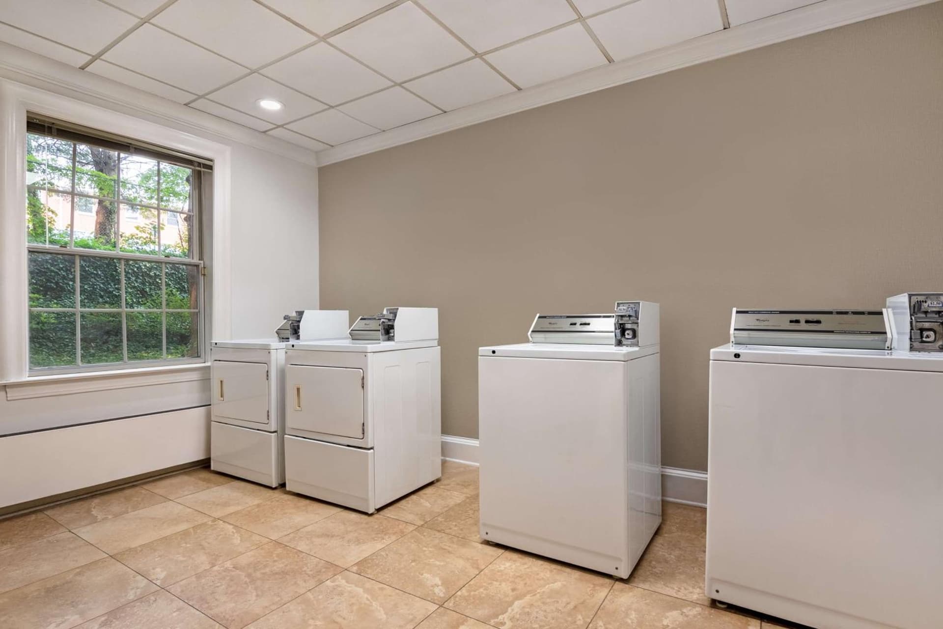 Hampton Inn & Suites Stamford gallery photo in Stamford, CT — image 20