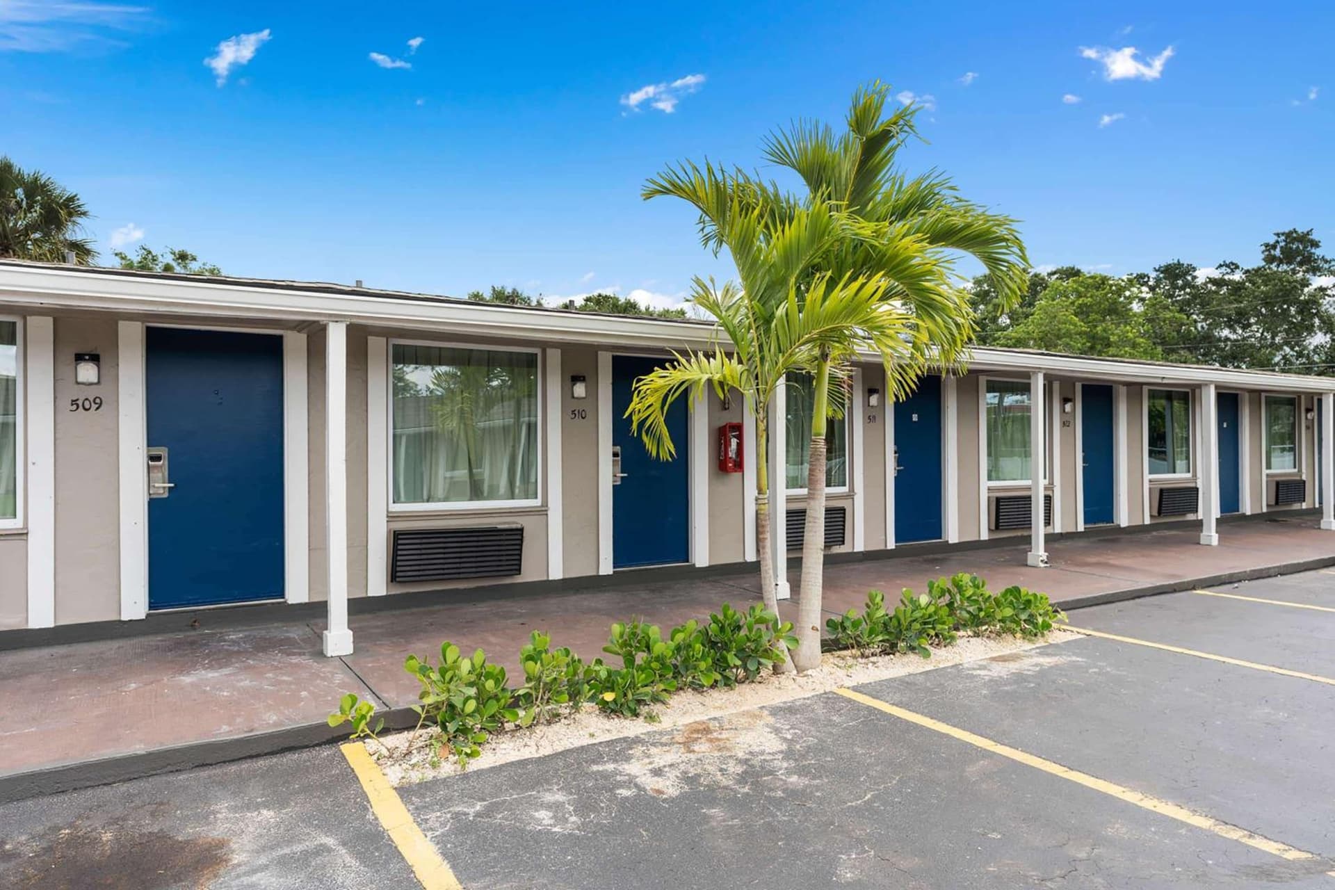 Travelodge by Wyndham Kissimmee Orlando featured exterior or lobby in Orlando, FL — similar hotel