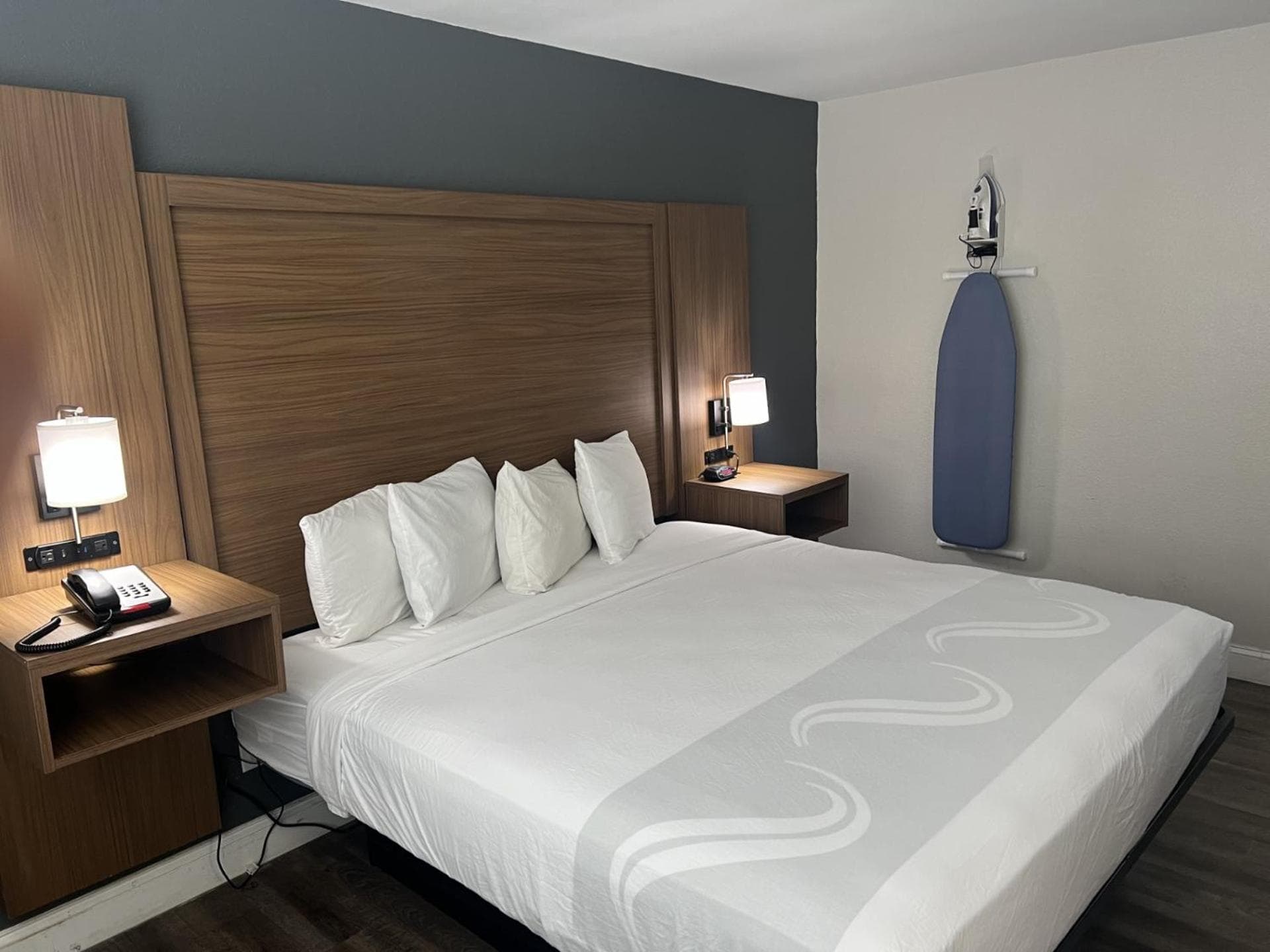Quality Inn Chesapeake - Greenbrier interior in Chesapeake, VA — gallery photo 2