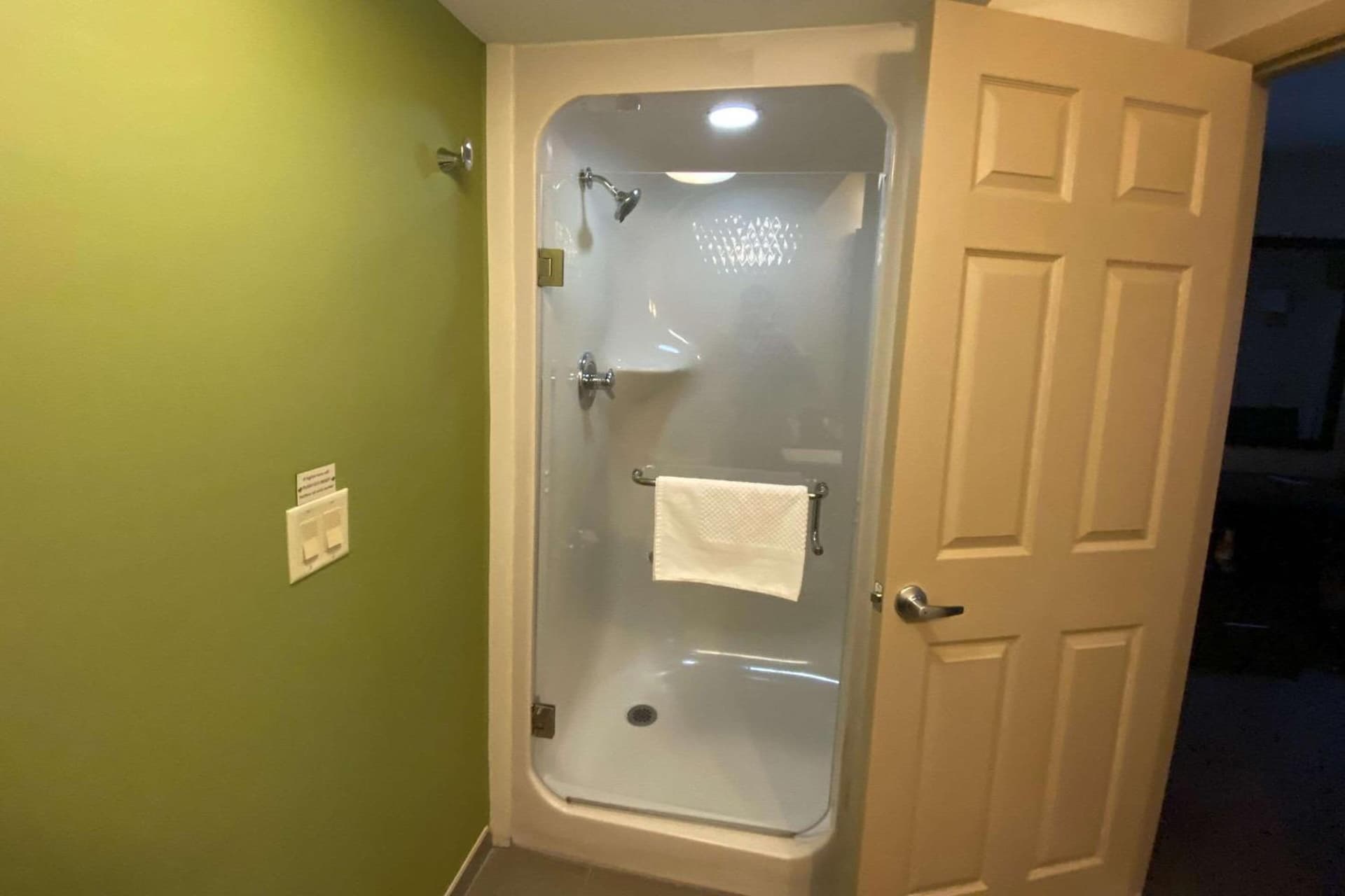 Sleep Inn & Suites Niantic North gallery photo in Niantic, CT — image 15