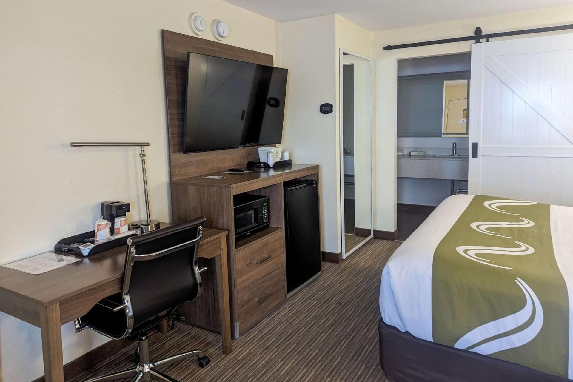 Quality Inn & Suites Northampton - Amherst gallery photo in Northampton, MA — image 43