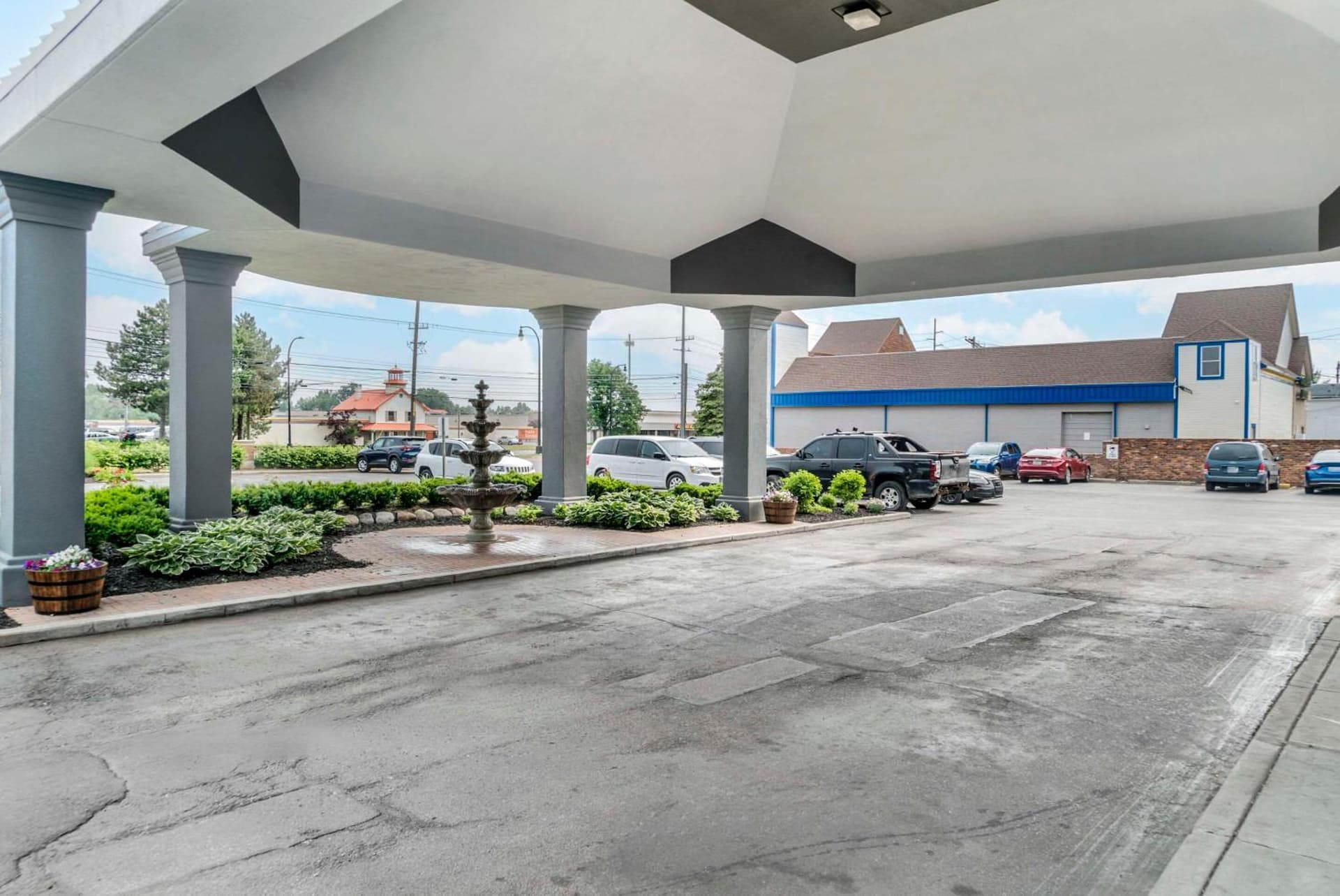 Quality Inn and Suites Livonia gallery photo in Livonia, MI — image 23