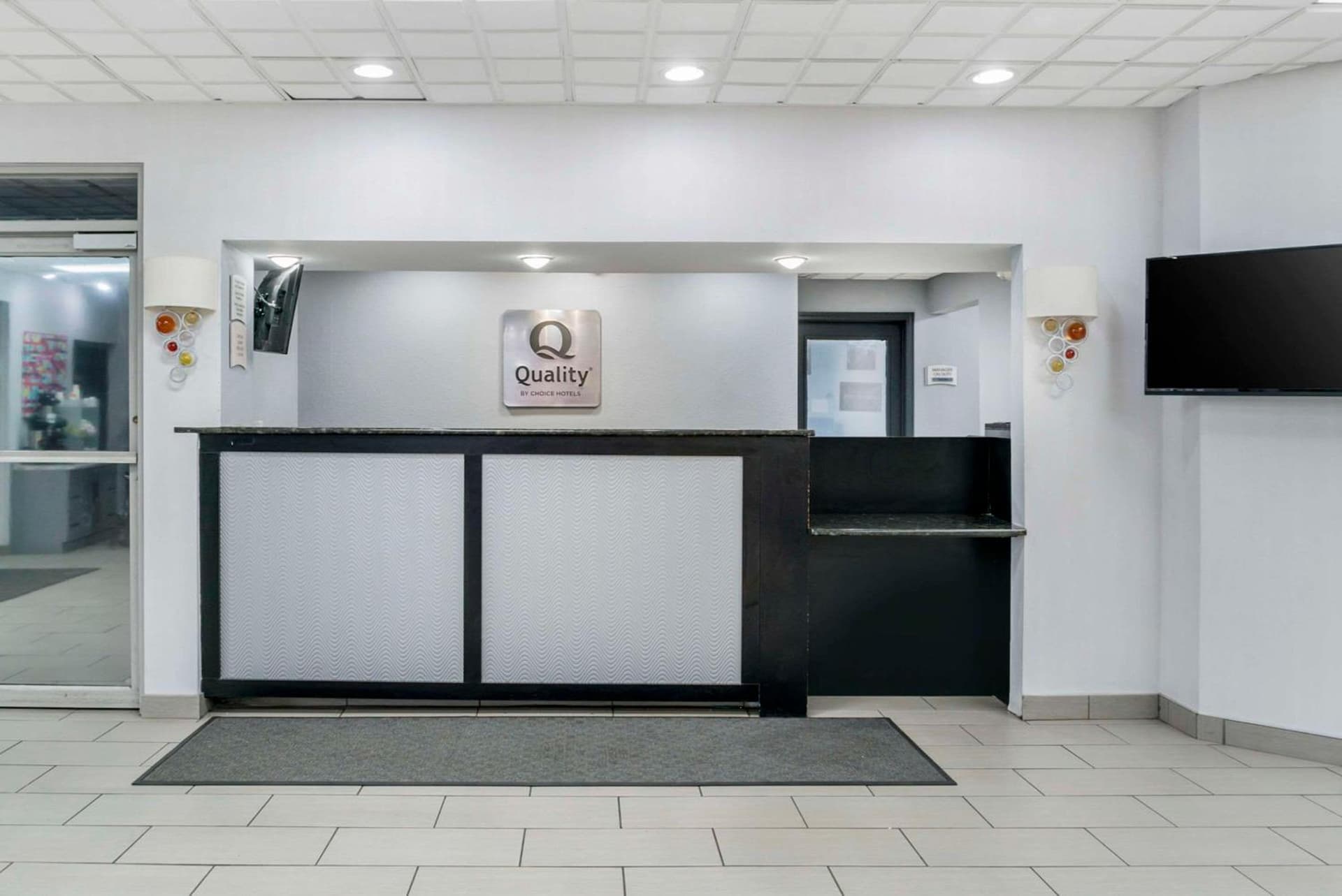 Quality Inn and Suites Livonia gallery photo in Livonia, MI — image 20