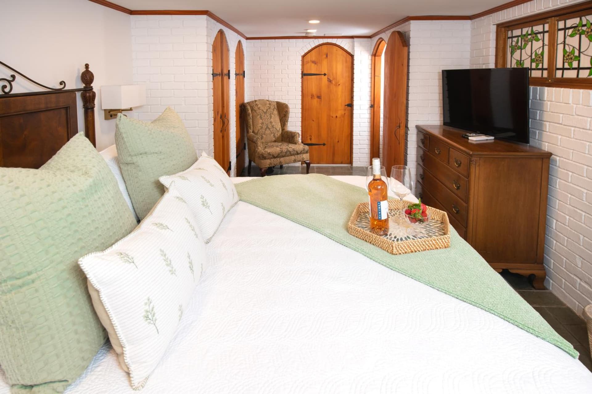 America's Cup Inn Newport interior in Newport, RI — gallery photo 2