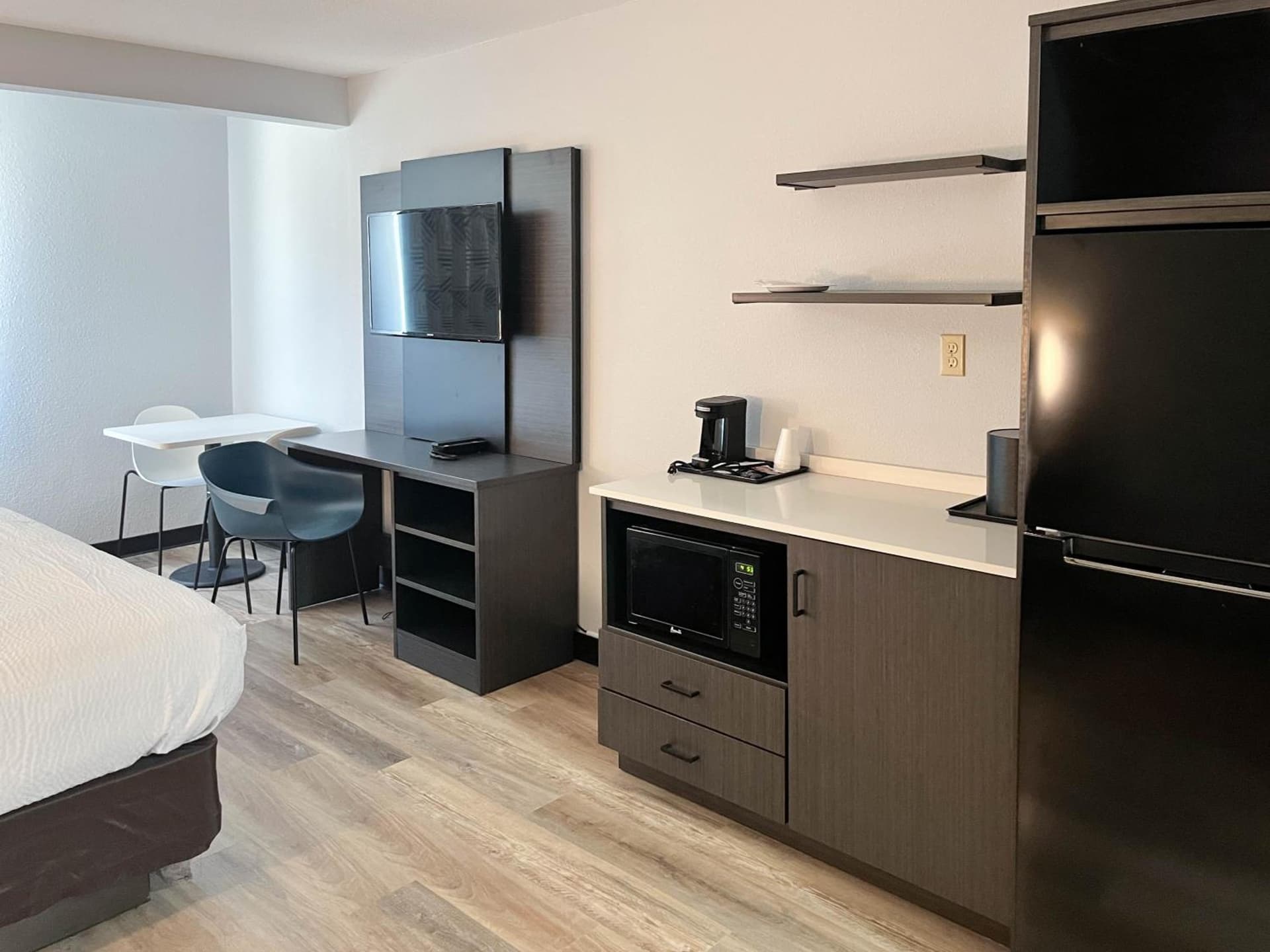 Studio 6 Suites Elkhart, IN gallery photo in Elkhart, IN — image 9