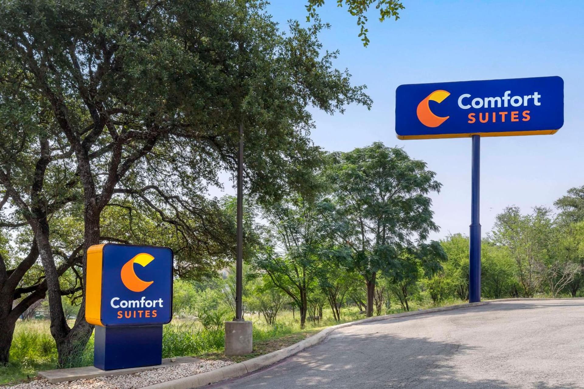 Comfort Suites Medical Center near Six Flags interior in San Antonio, TX — gallery photo 2