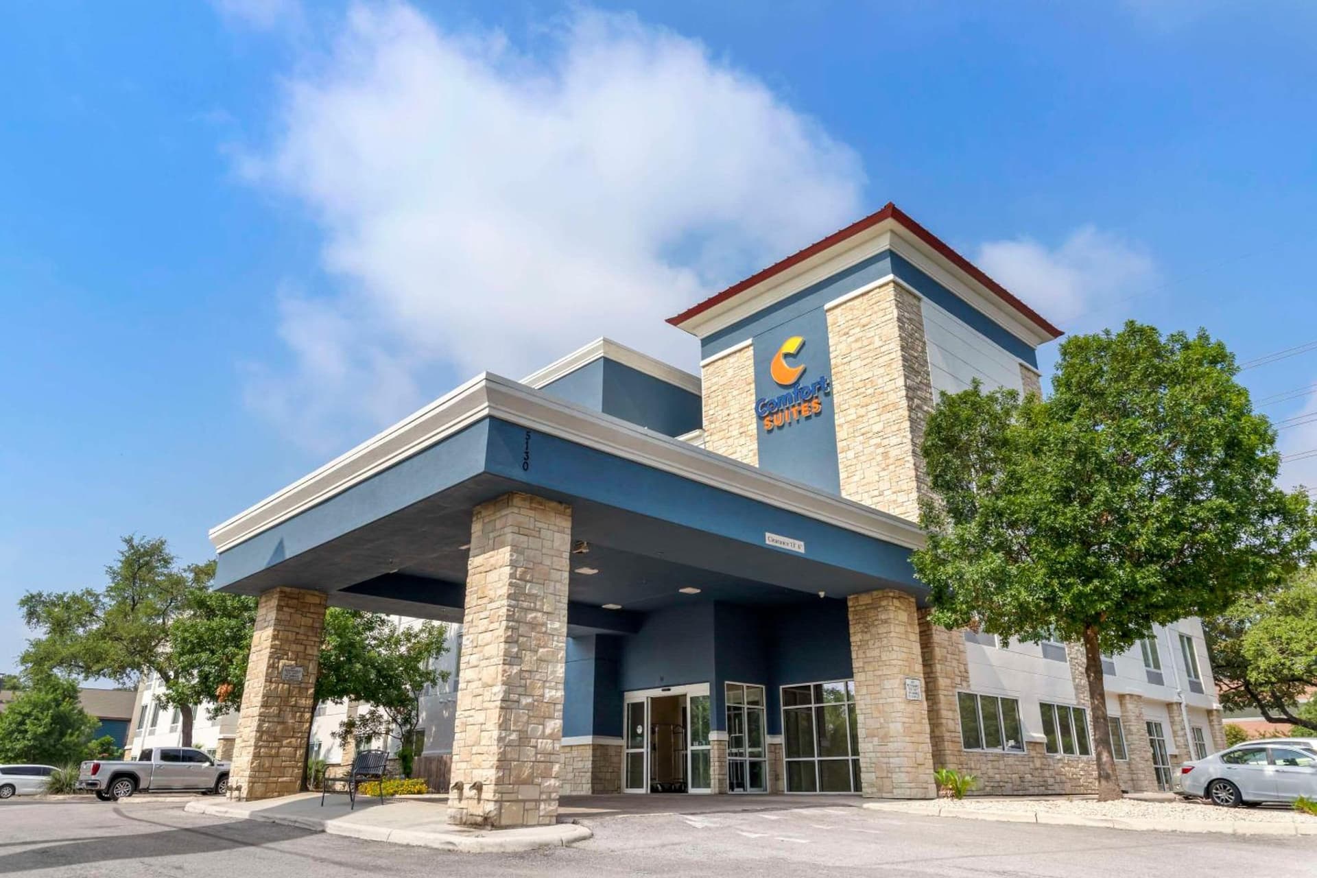 Comfort Suites Medical Center near Six Flags featured exterior or lobby in San Antonio, TX — similar hotel