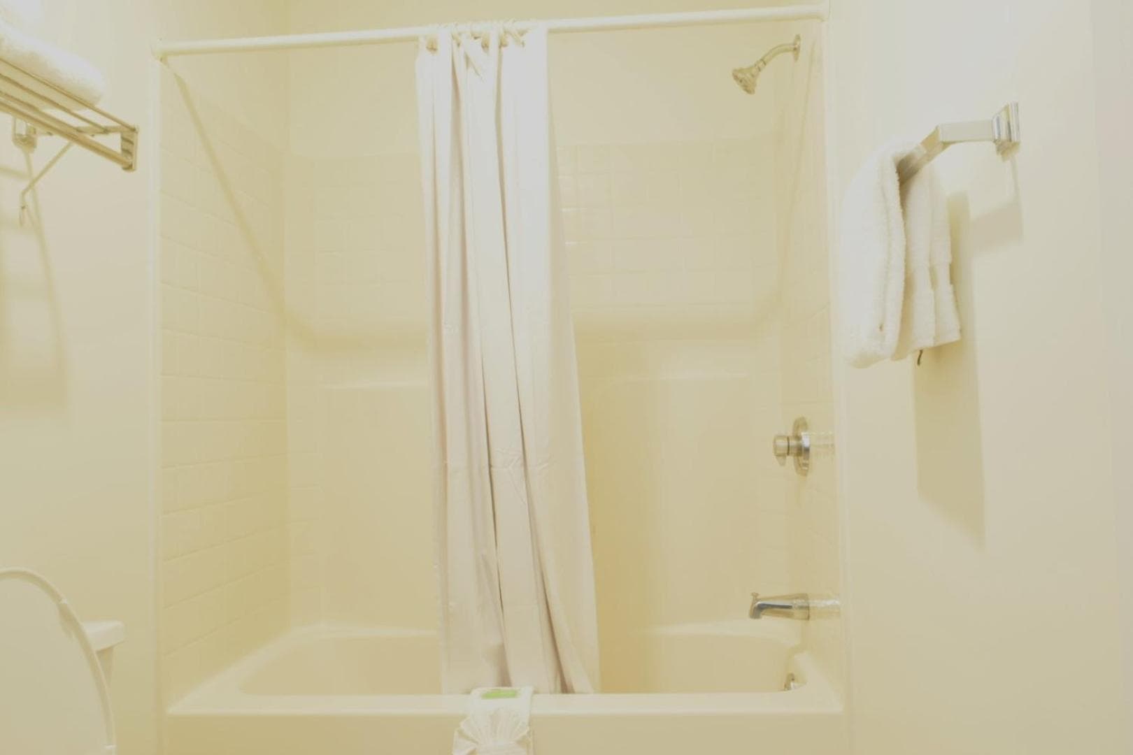 Hilltop Inn & Suites, near Foxwoods Casino gallery photo in North Stonington — image 47