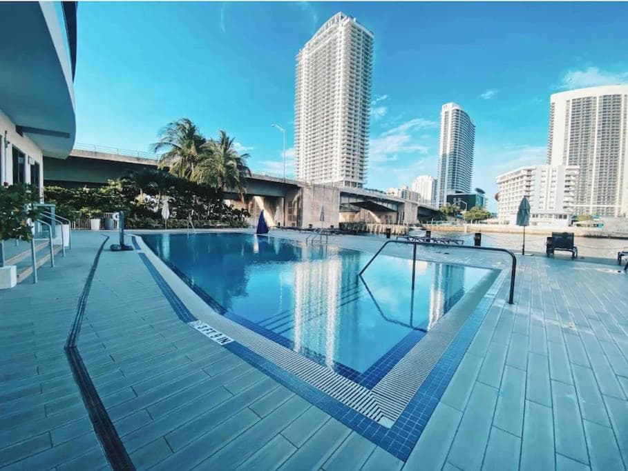 Water View Building With Pool - 5-Min Walk To The Beach interior in Hallandale Beach, FL — gallery photo 2