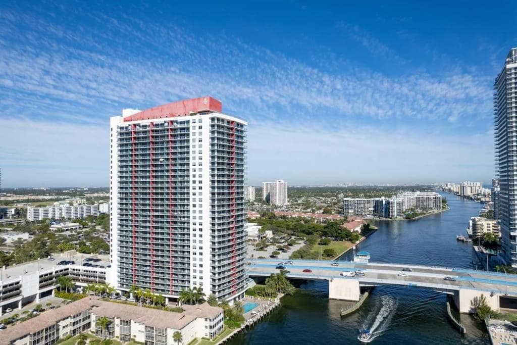 Water View Building With Pool - 5-Min Walk To The Beach featured exterior or lobby in Hallandale Beach, FL — similar hotel