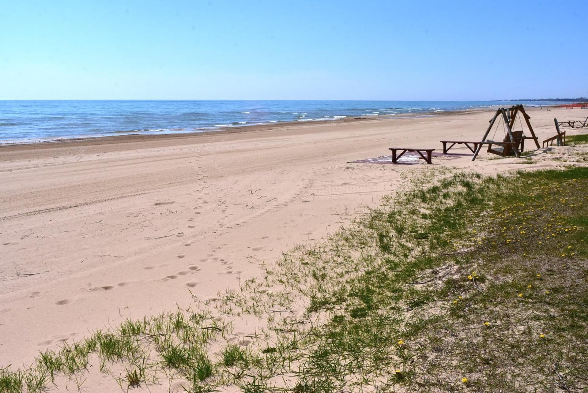 Sunrise Beach Oscoda @ Surfside property views in Oscoda, MI — gallery photo 3
