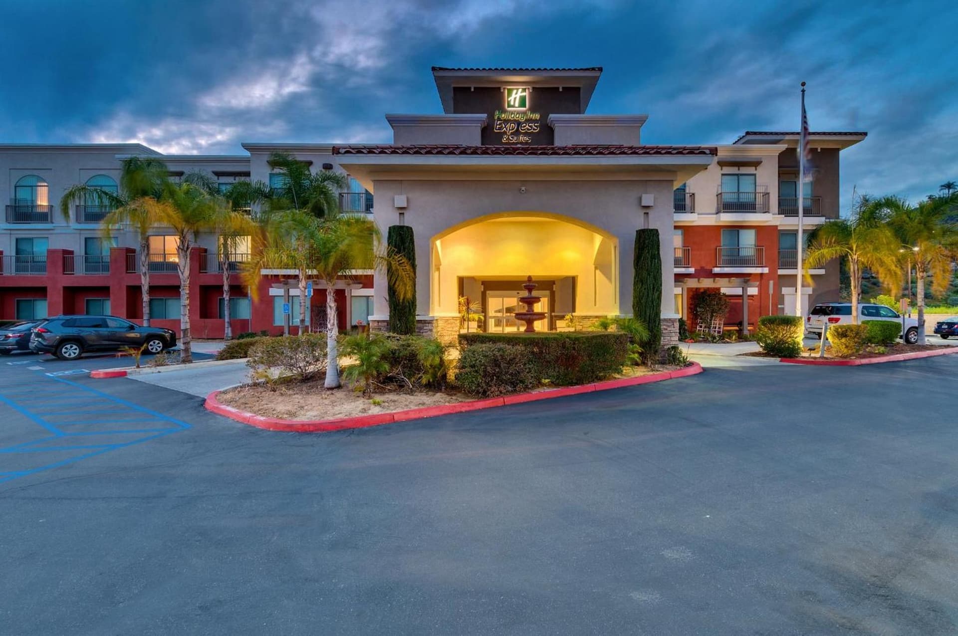 Holiday Inn Express Hotel & Suites Lake Elsinore by IHG gallery photo in Lake Elsinore, CA — image 59