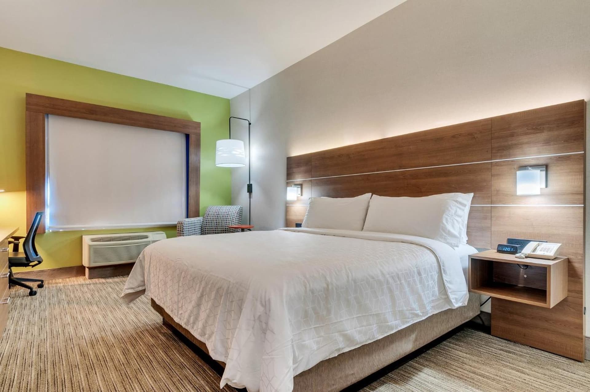 Holiday Inn Express Hotel & Suites Lake Elsinore by IHG gallery photo in Lake Elsinore, CA — image 8