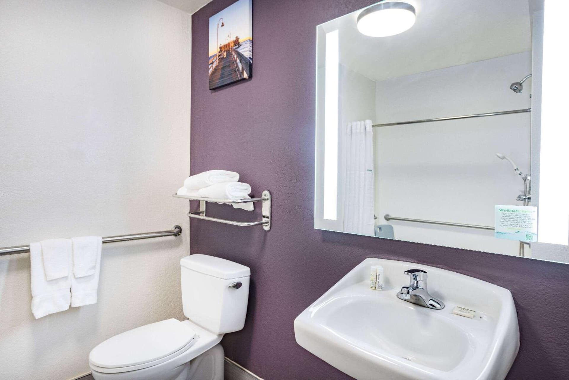 La Quinta Inn & Suites by Wyndham Norfolk gallery photo in Norfolk, VA — image 32
