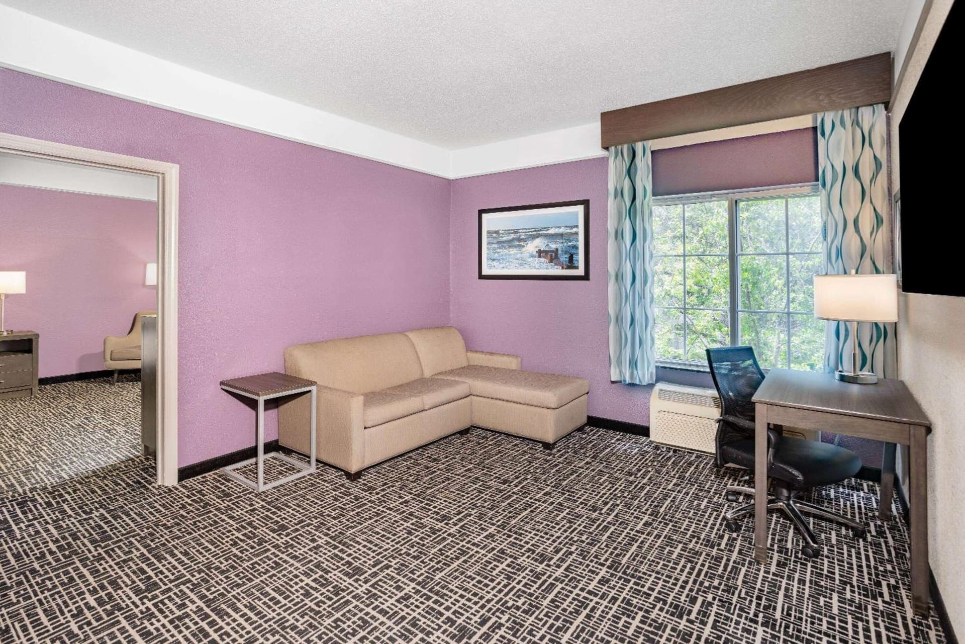 La Quinta Inn & Suites by Wyndham Norfolk gallery photo in Norfolk, VA — image 5