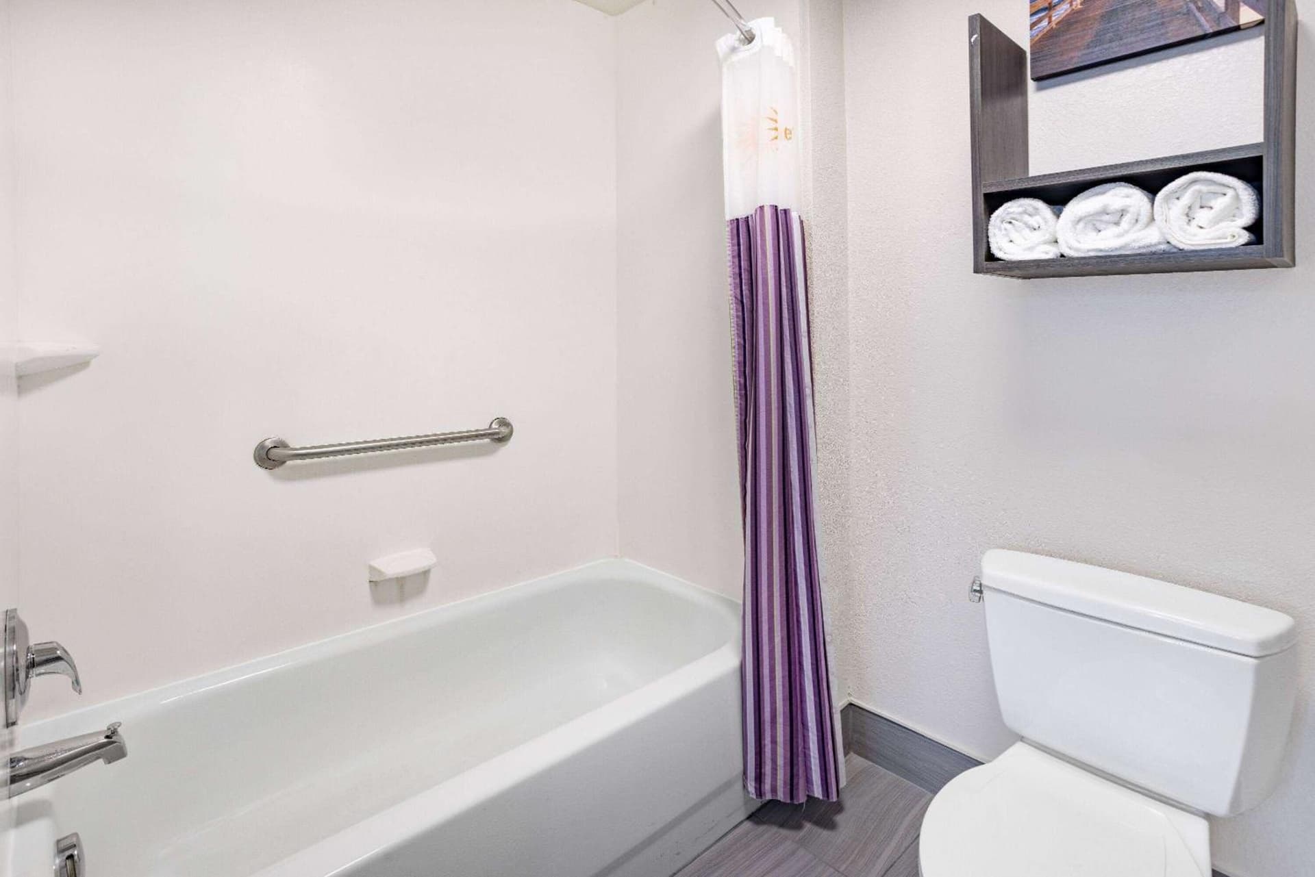 La Quinta Inn & Suites by Wyndham Norfolk gallery photo in Norfolk, VA — image 15