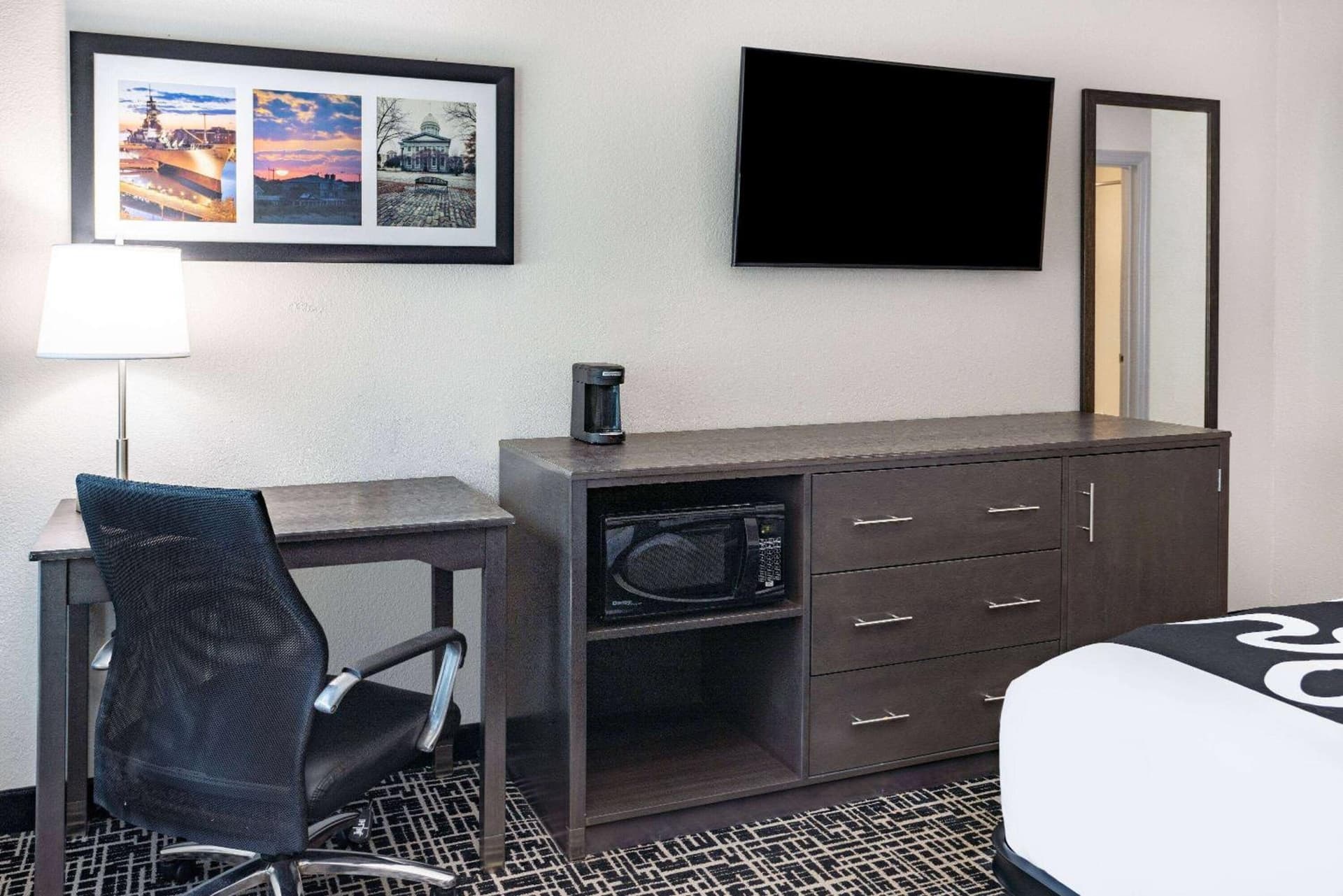 La Quinta Inn & Suites by Wyndham Norfolk gallery photo in Norfolk, VA — image 12