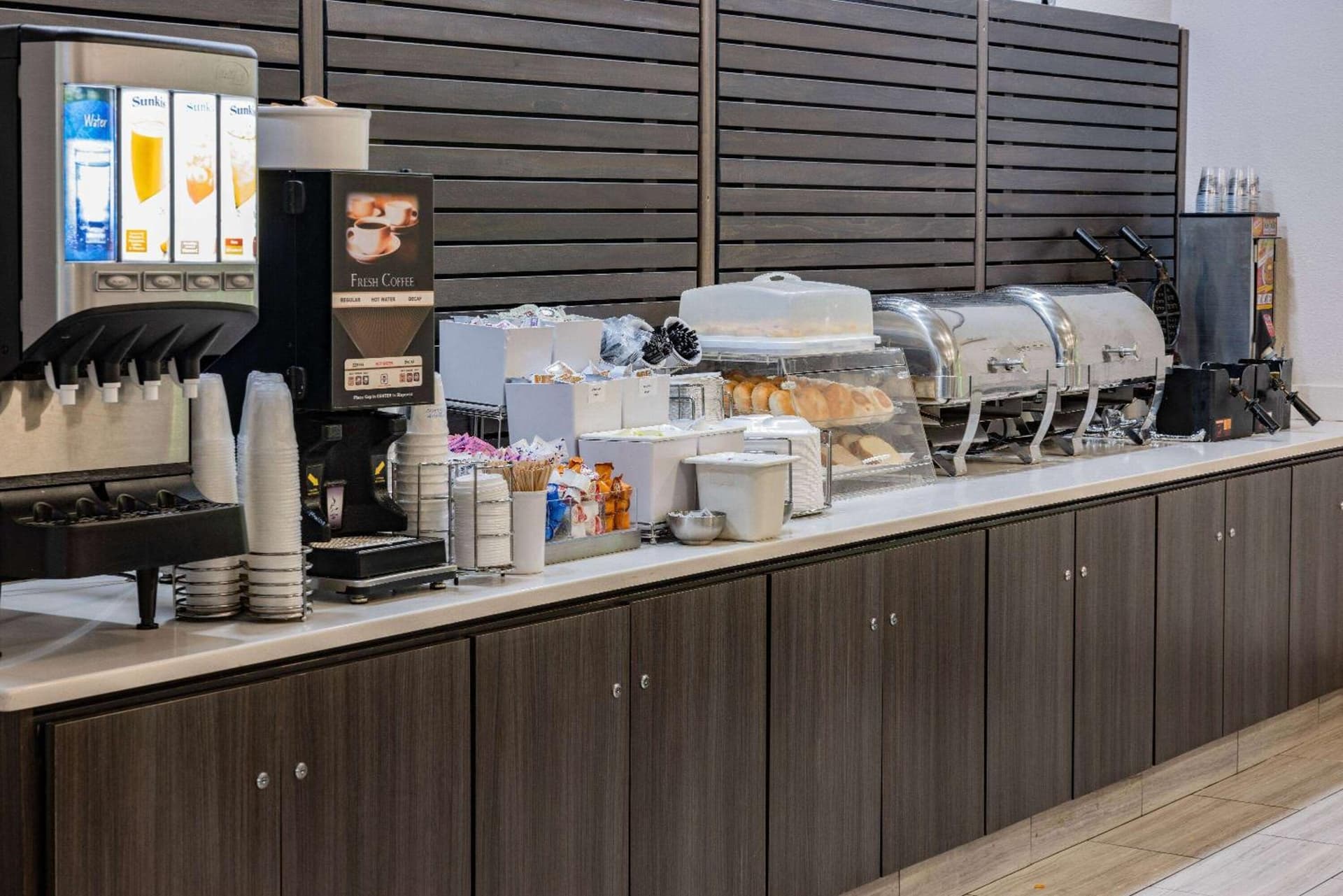 La Quinta Inn & Suites by Wyndham Norfolk gallery photo in Norfolk, VA — image 16
