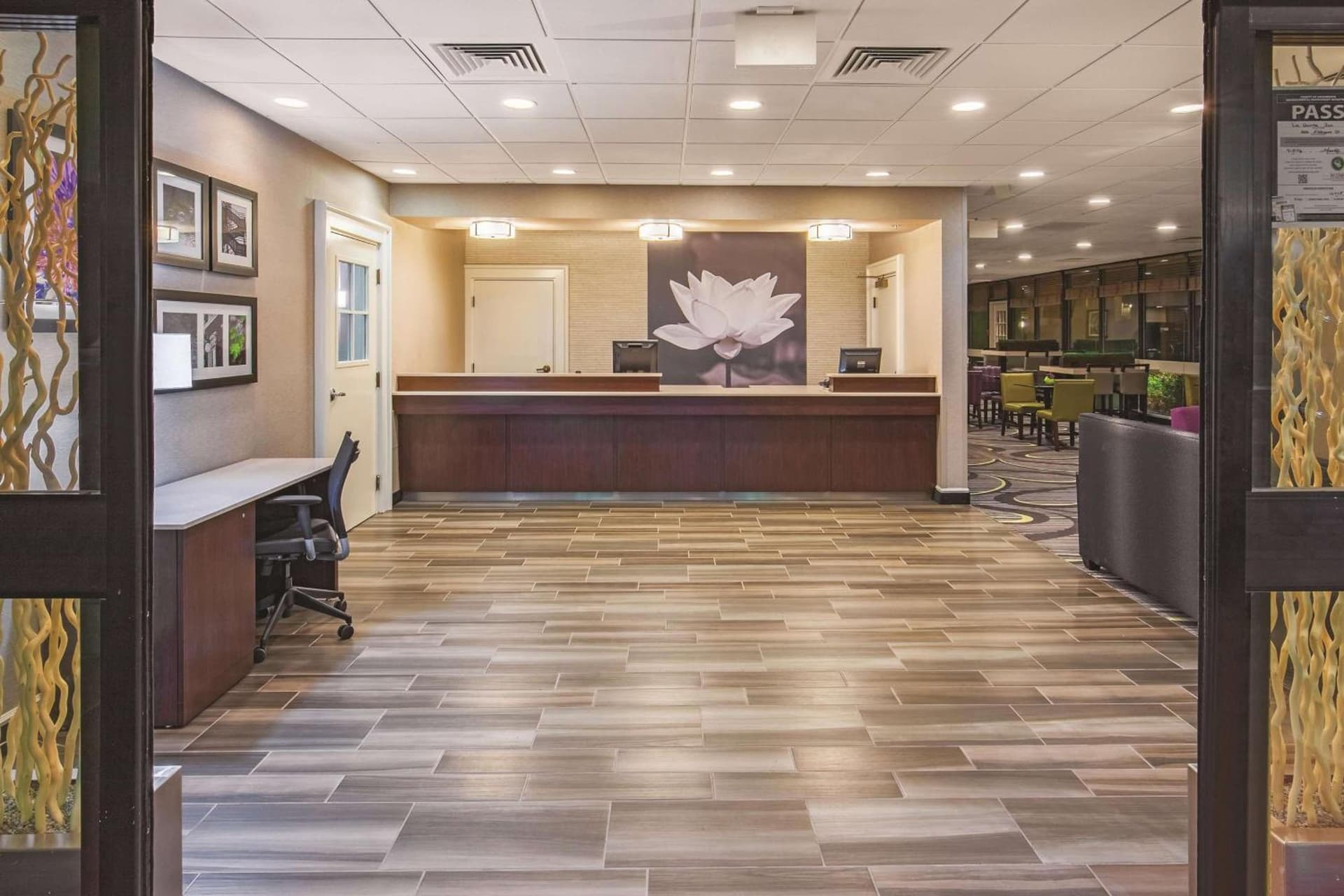 Howard Johnson by Wyndham Sacramento Downtown gallery photo in Sacramento, CA — image 33
