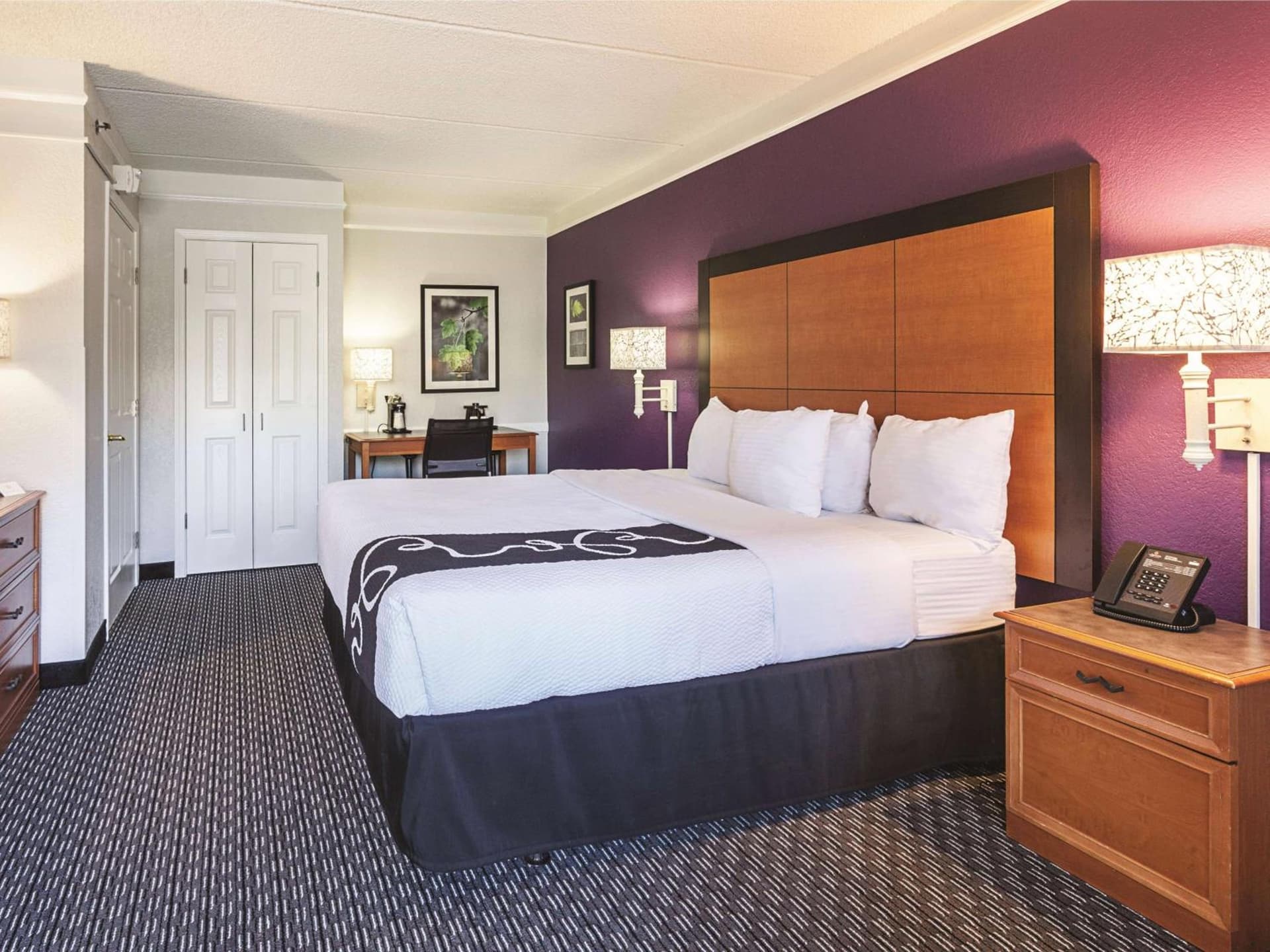Howard Johnson by Wyndham Sacramento Downtown gallery photo in Sacramento, CA — image 12