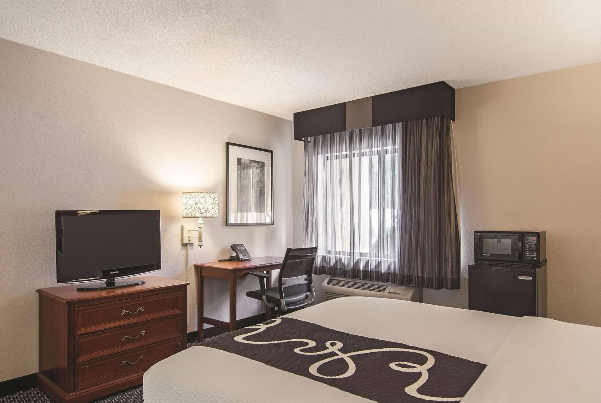 Howard Johnson by Wyndham Sacramento Downtown gallery photo in Sacramento, CA — image 13