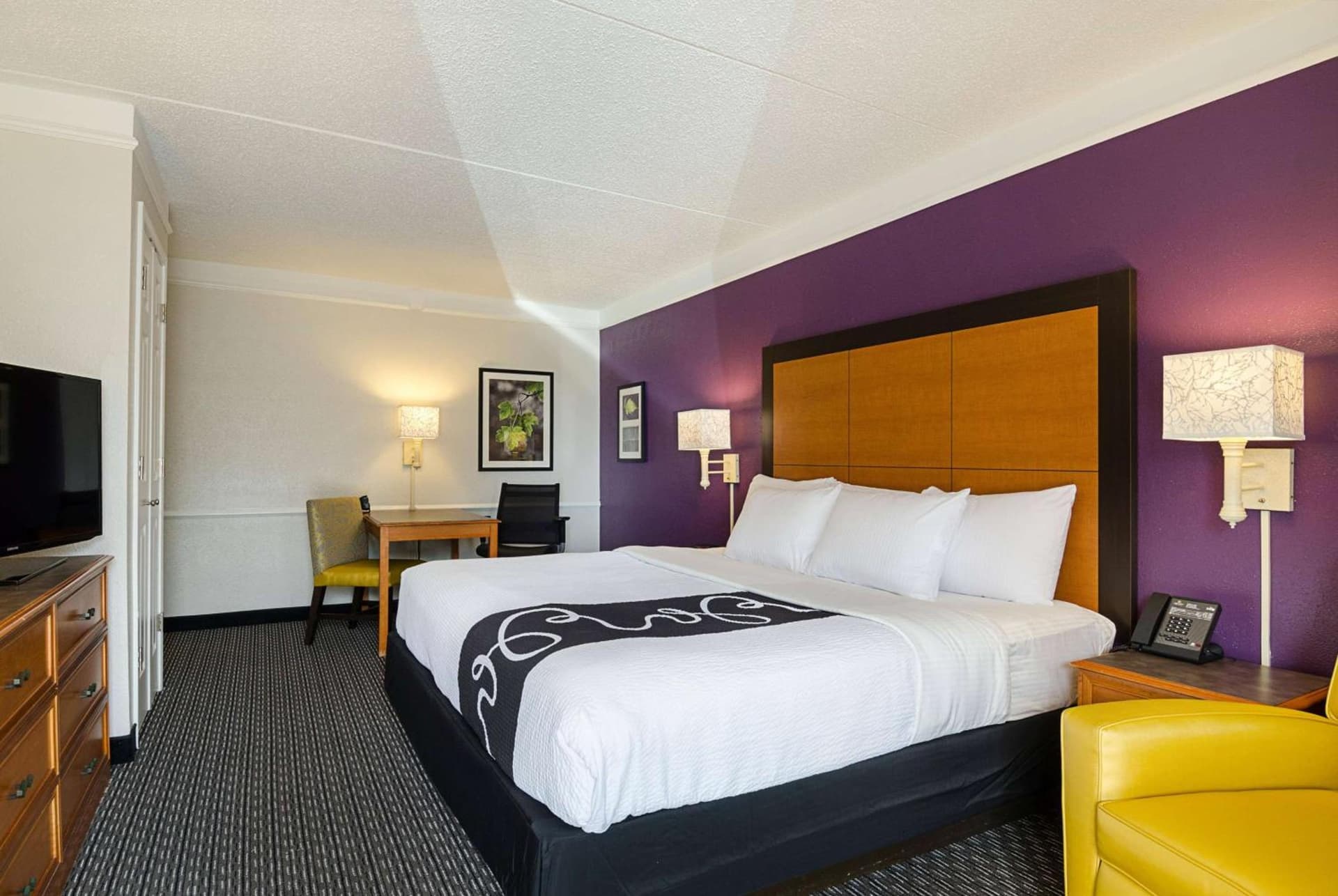 Howard Johnson by Wyndham Sacramento Downtown gallery photo in Sacramento, CA — image 16