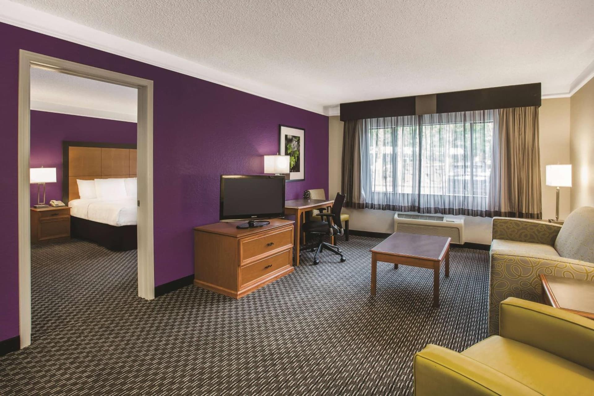 Howard Johnson by Wyndham Sacramento Downtown property views in Sacramento, CA — gallery photo 3