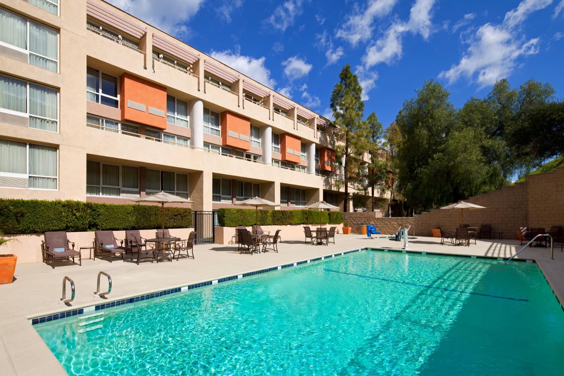 Sheraton Agoura Hills Hotel interior in Agoura Hills, CA — gallery photo 2