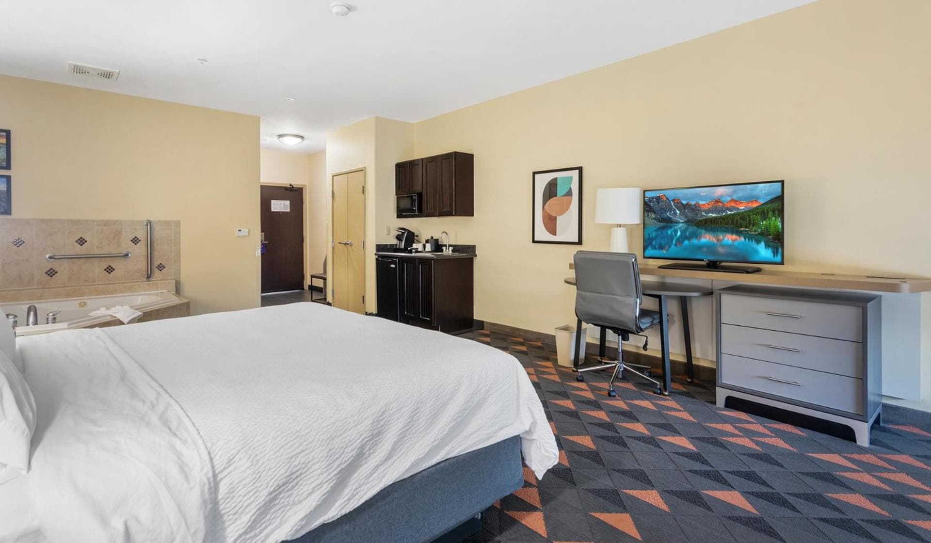 Holiday Inn Hotel & Suites Waco Northwest by IHG property views in Bellmead, TX — gallery photo 3
