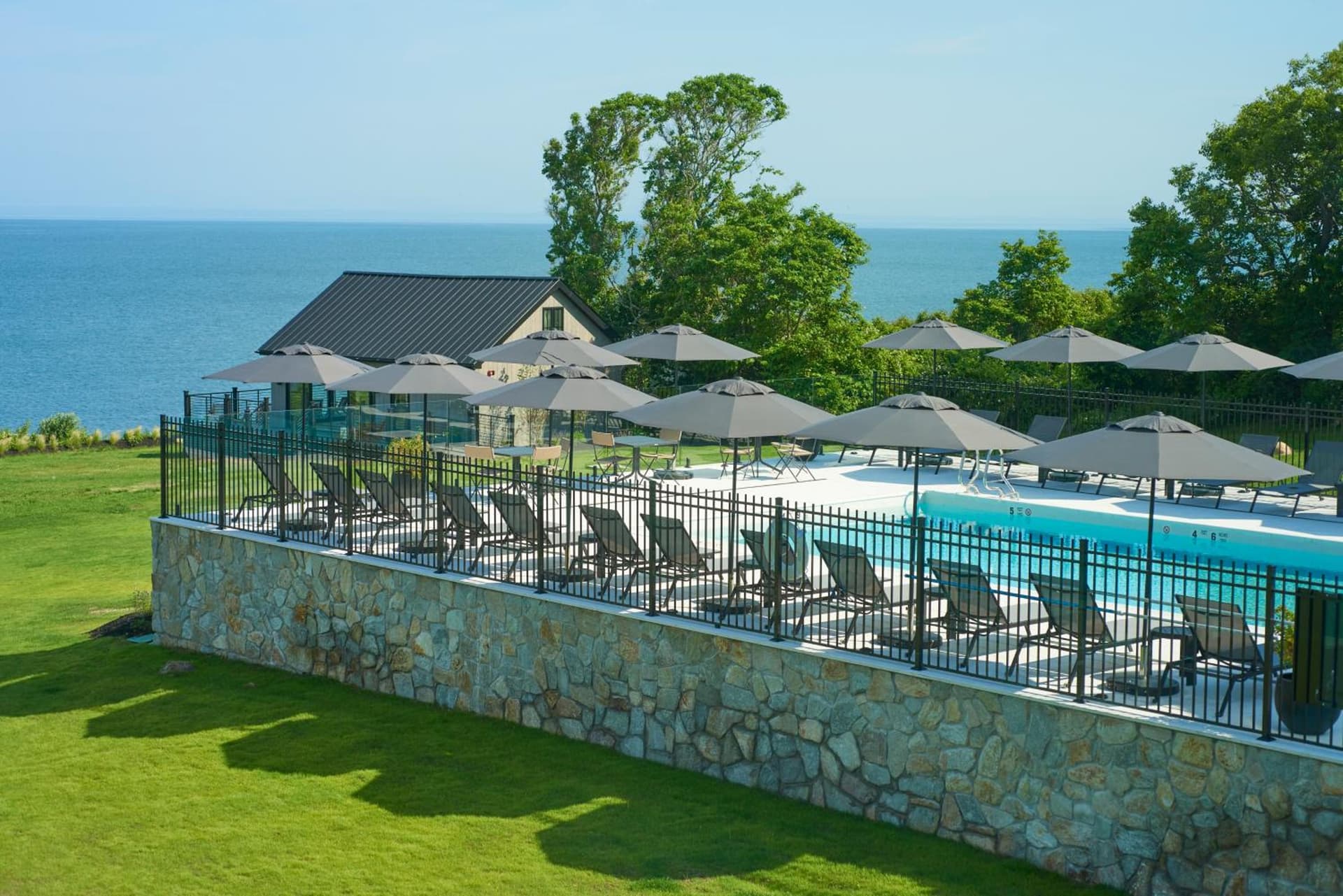 Hotel Moraine interior in Greenport, NY — gallery photo 2