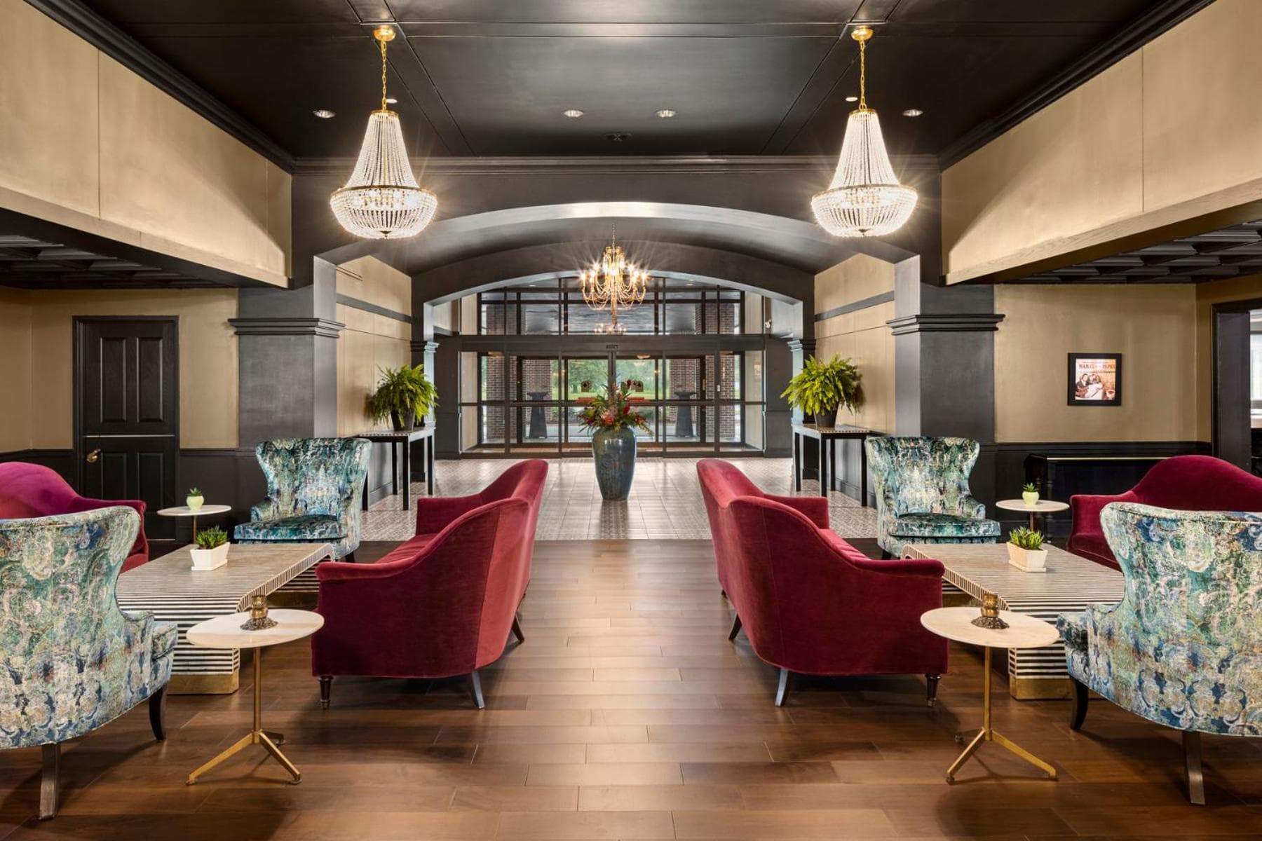 The Highlander Hotel, Ascend Hotel Collection interior in Iowa City, IA — gallery photo 2