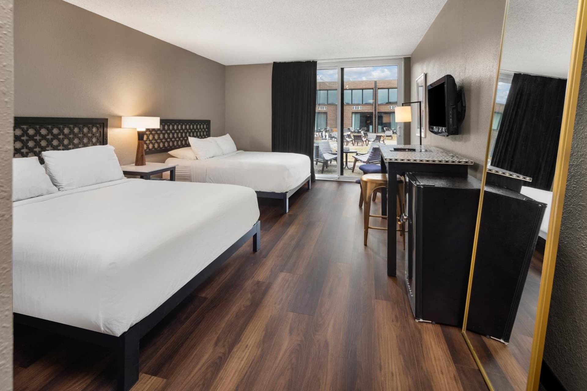 The Highlander Hotel, Ascend Hotel Collection property views in Iowa City, IA — gallery photo 3