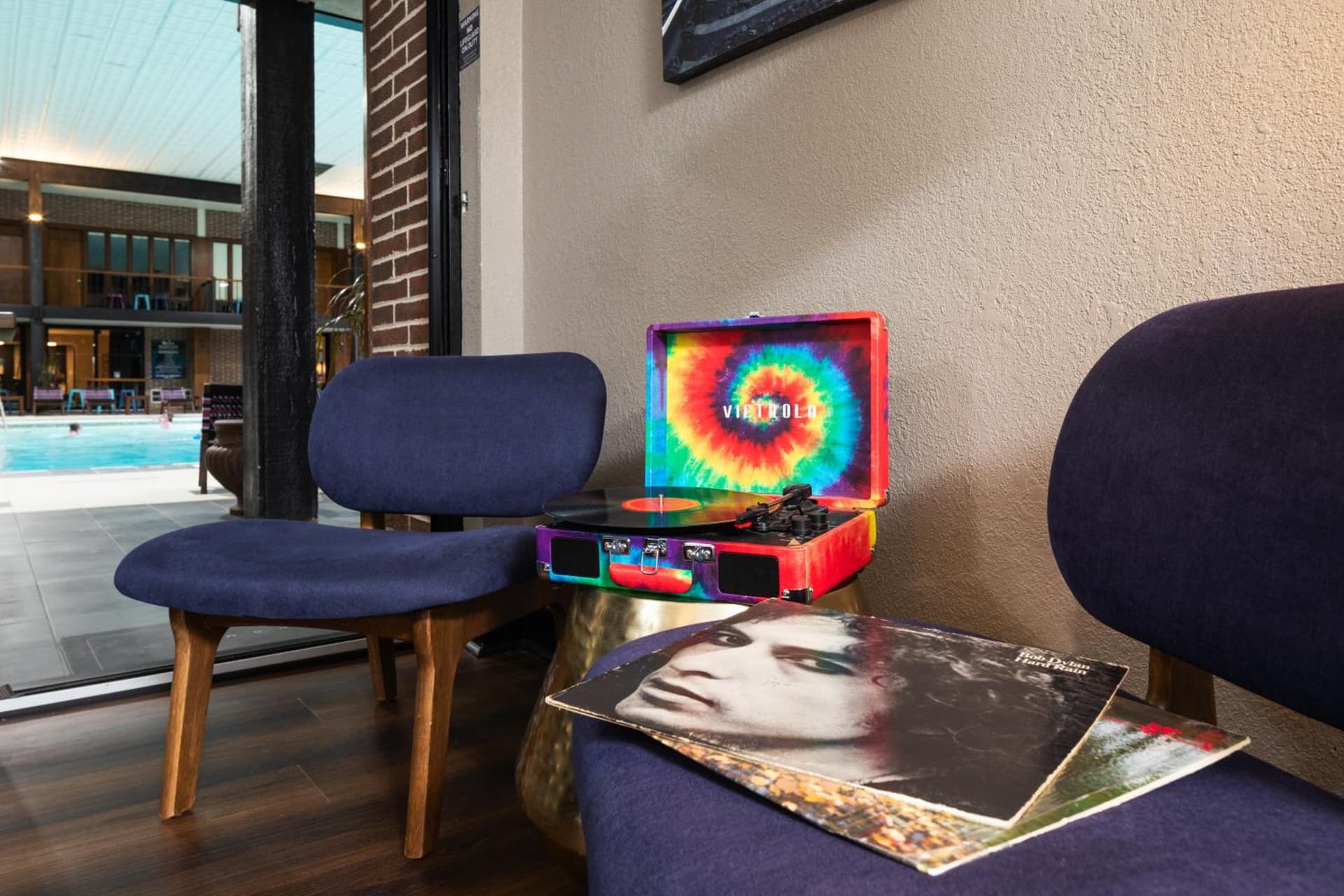 The Highlander Hotel, Ascend Hotel Collection property views in Iowa City, IA — gallery photo 3