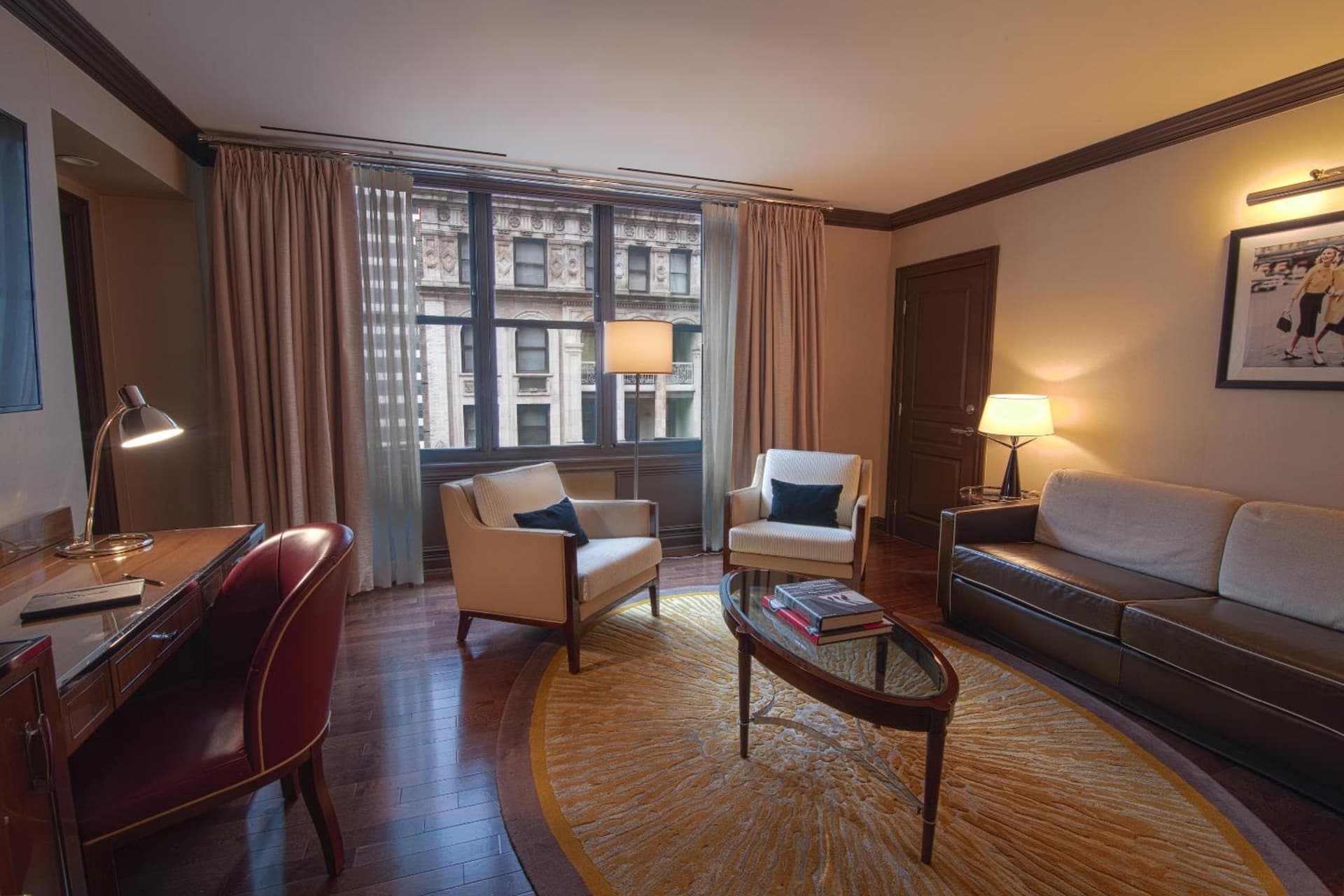 Iroquois New York Times Square interior in New York, NY — gallery photo 2