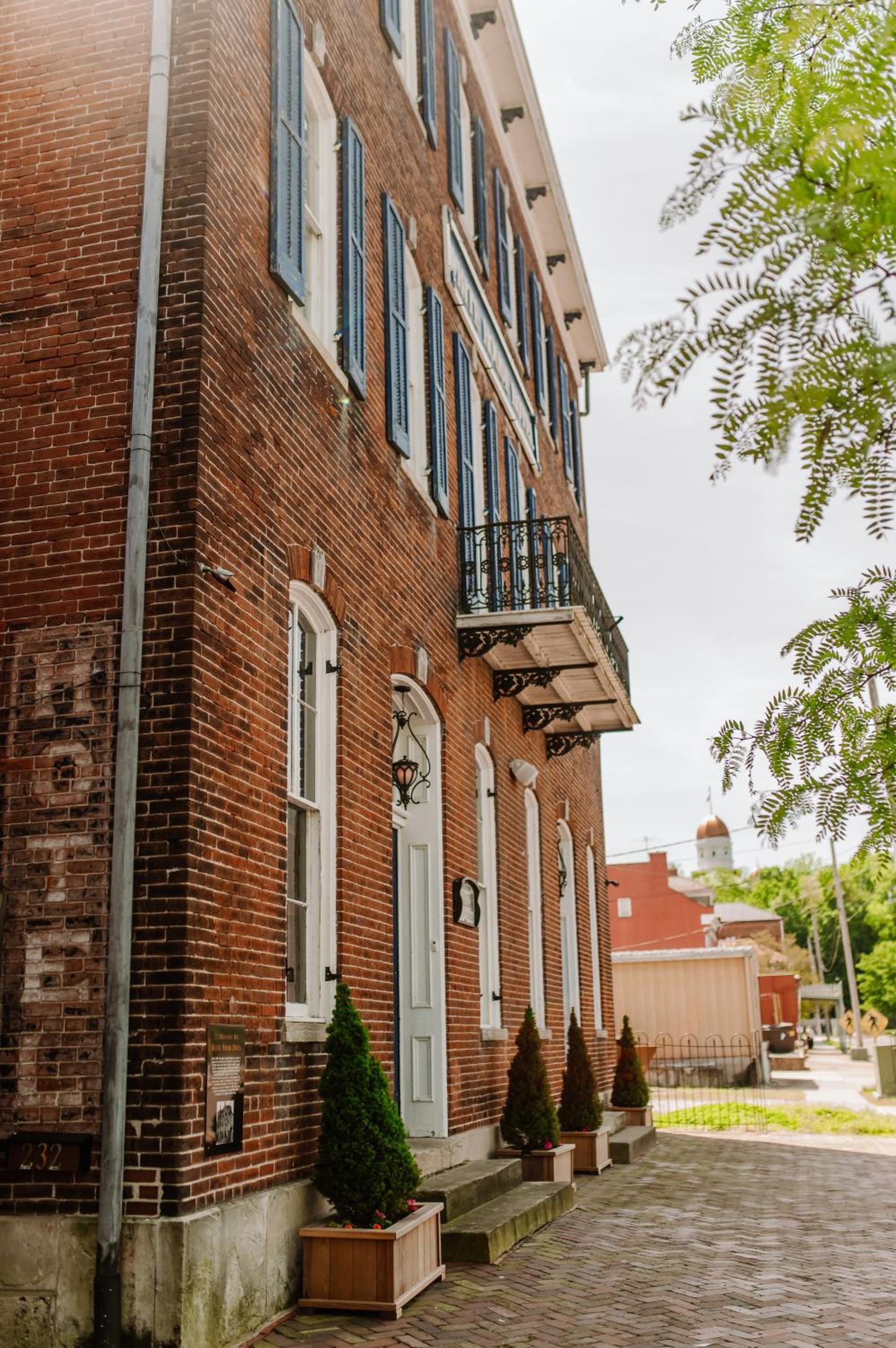 White House Hotel interior in Hermann, MO — gallery photo 2