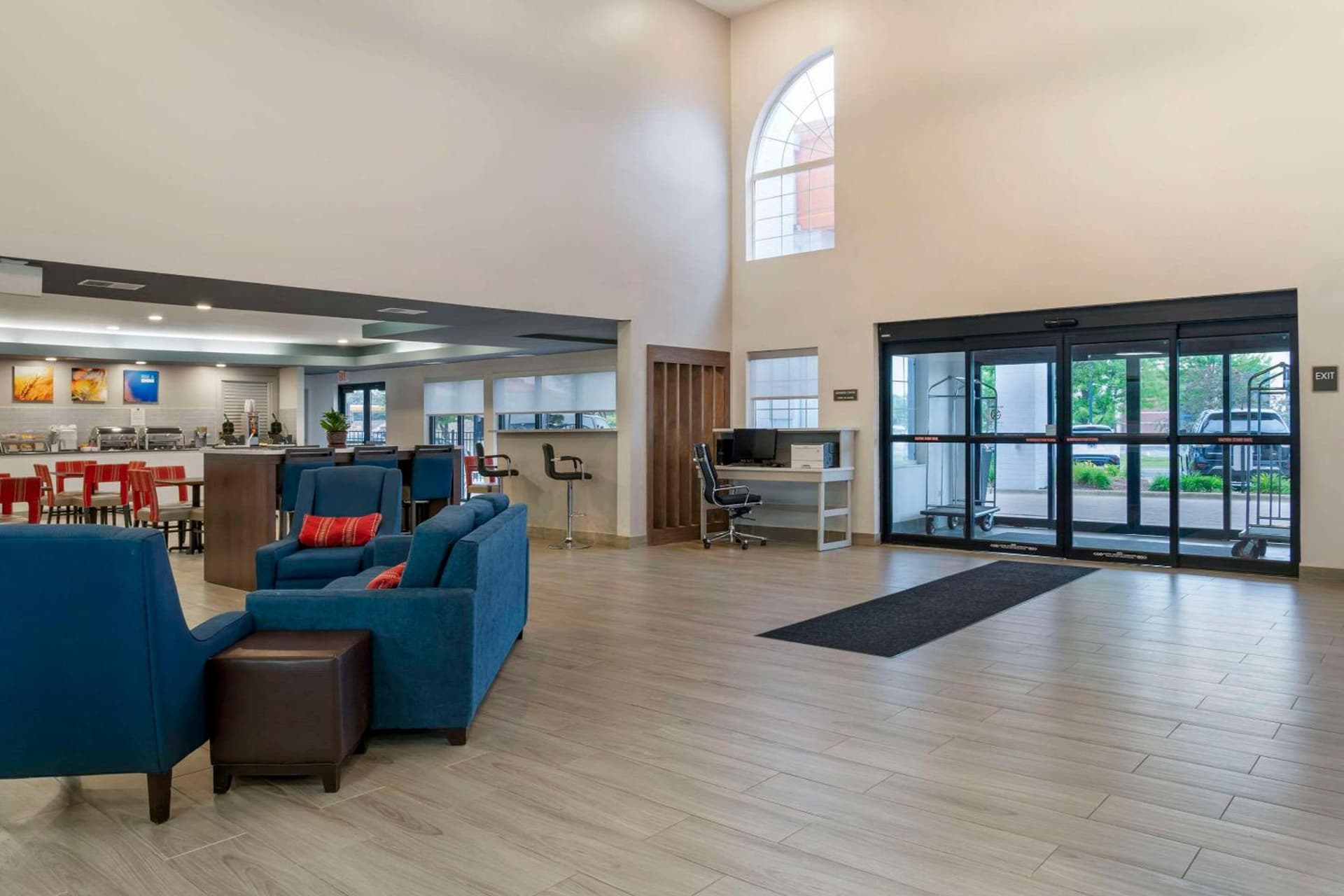 Comfort Suites Elgin Northwest gallery photo in Elgin, IL — image 20