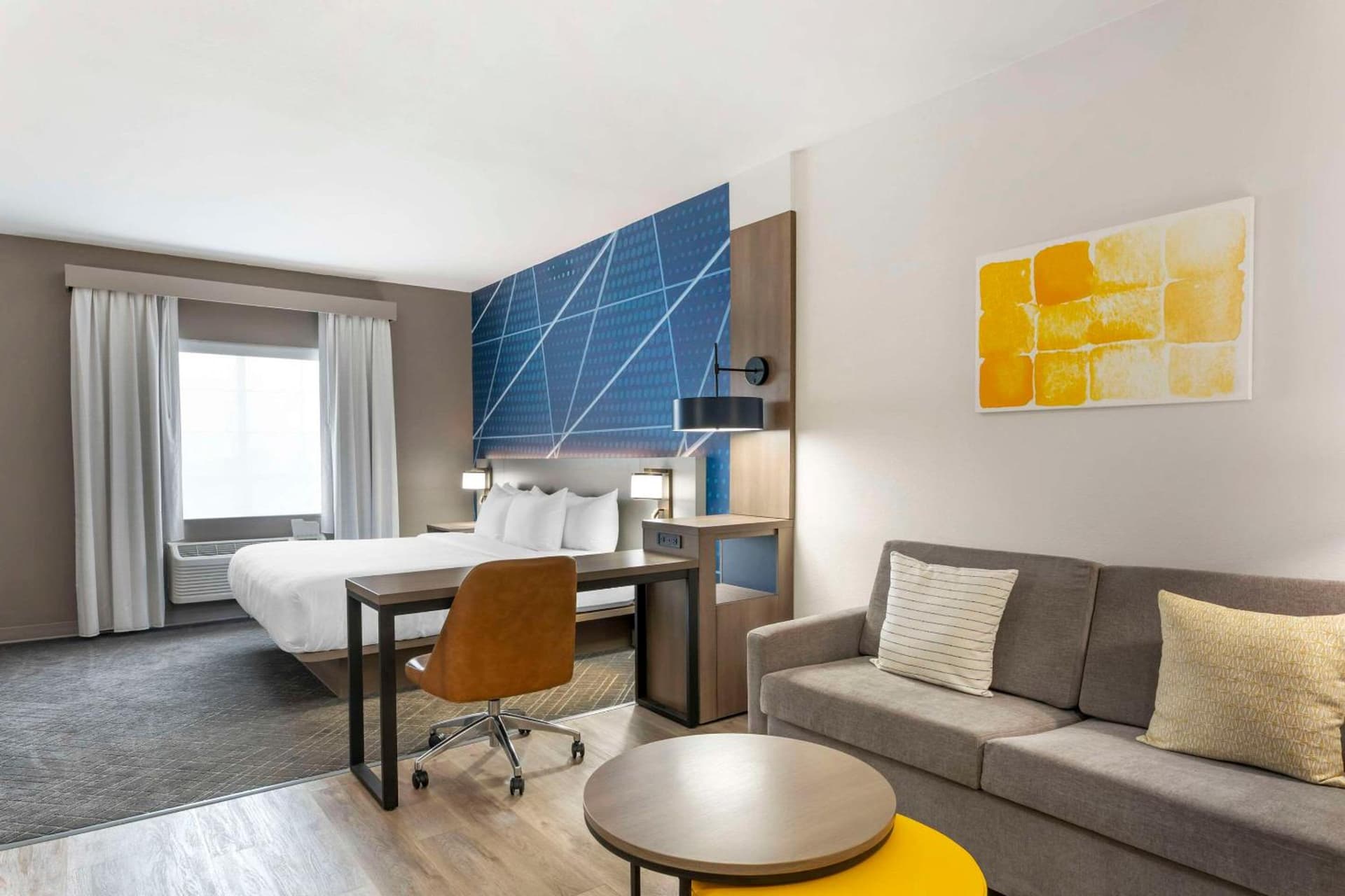 Comfort Suites Elgin Northwest property views in Elgin, IL — gallery photo 3