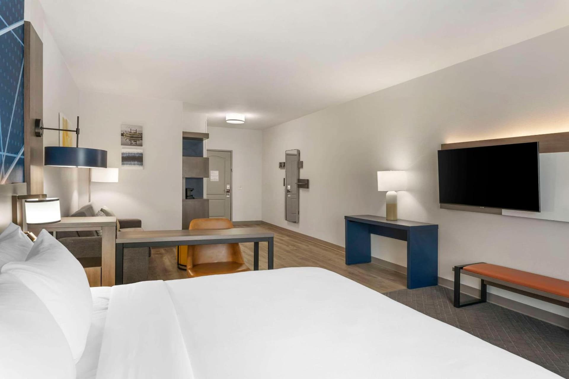 Comfort Suites Elgin Northwest gallery photo in Elgin, IL — image 14
