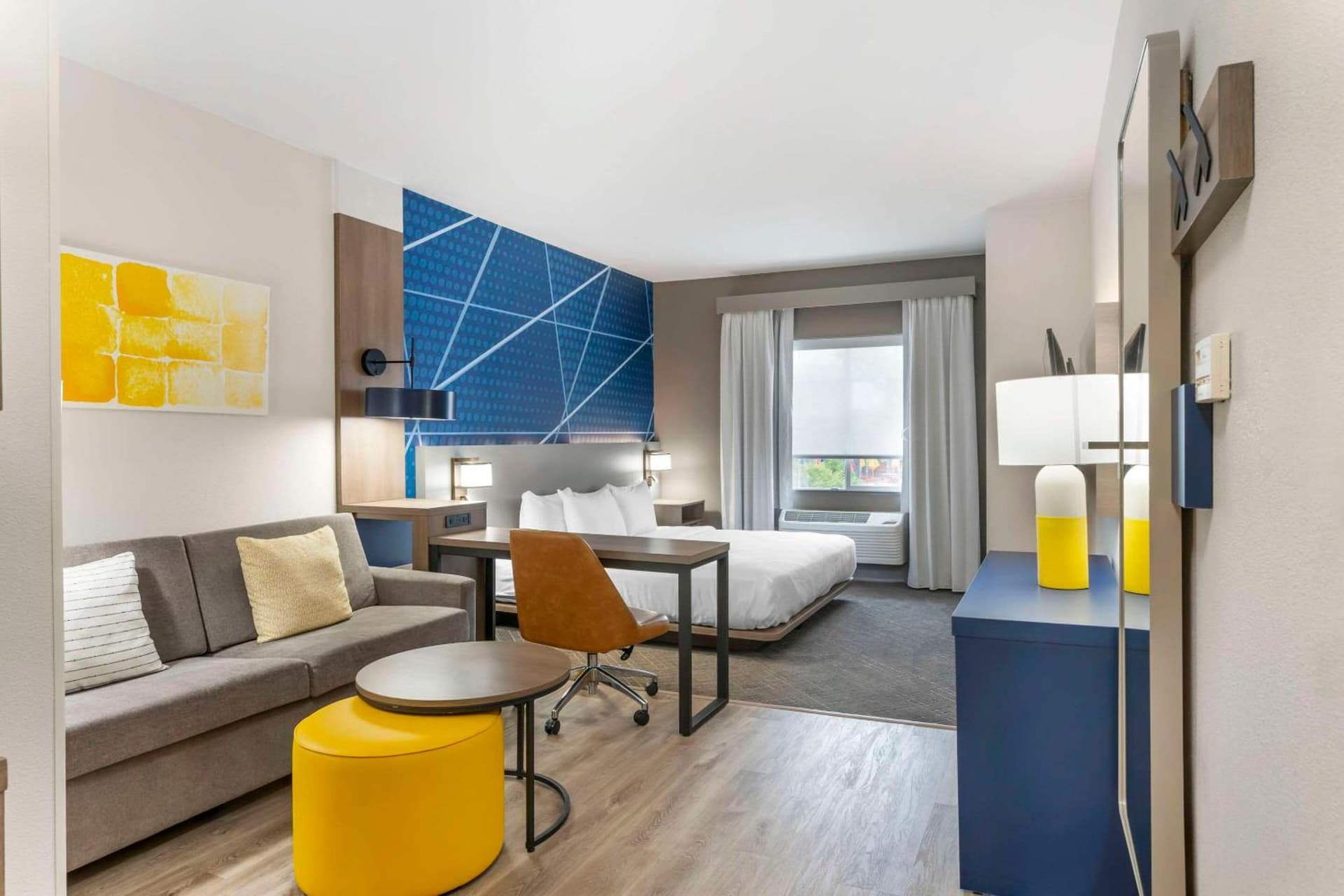 Comfort Suites Elgin Northwest gallery photo in Elgin, IL — image 18