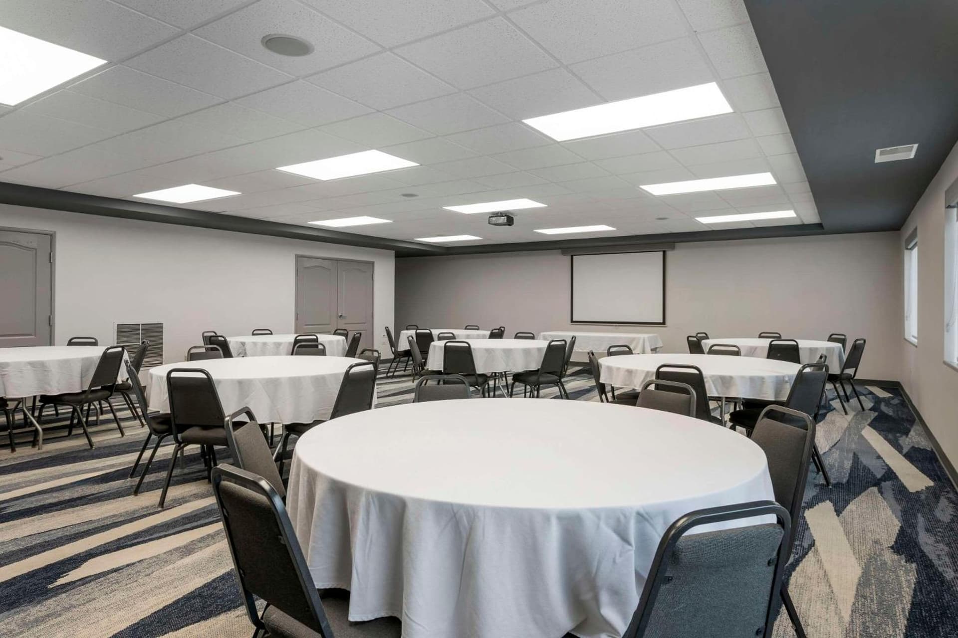 Comfort Suites Elgin Northwest gallery photo in Elgin, IL — image 8