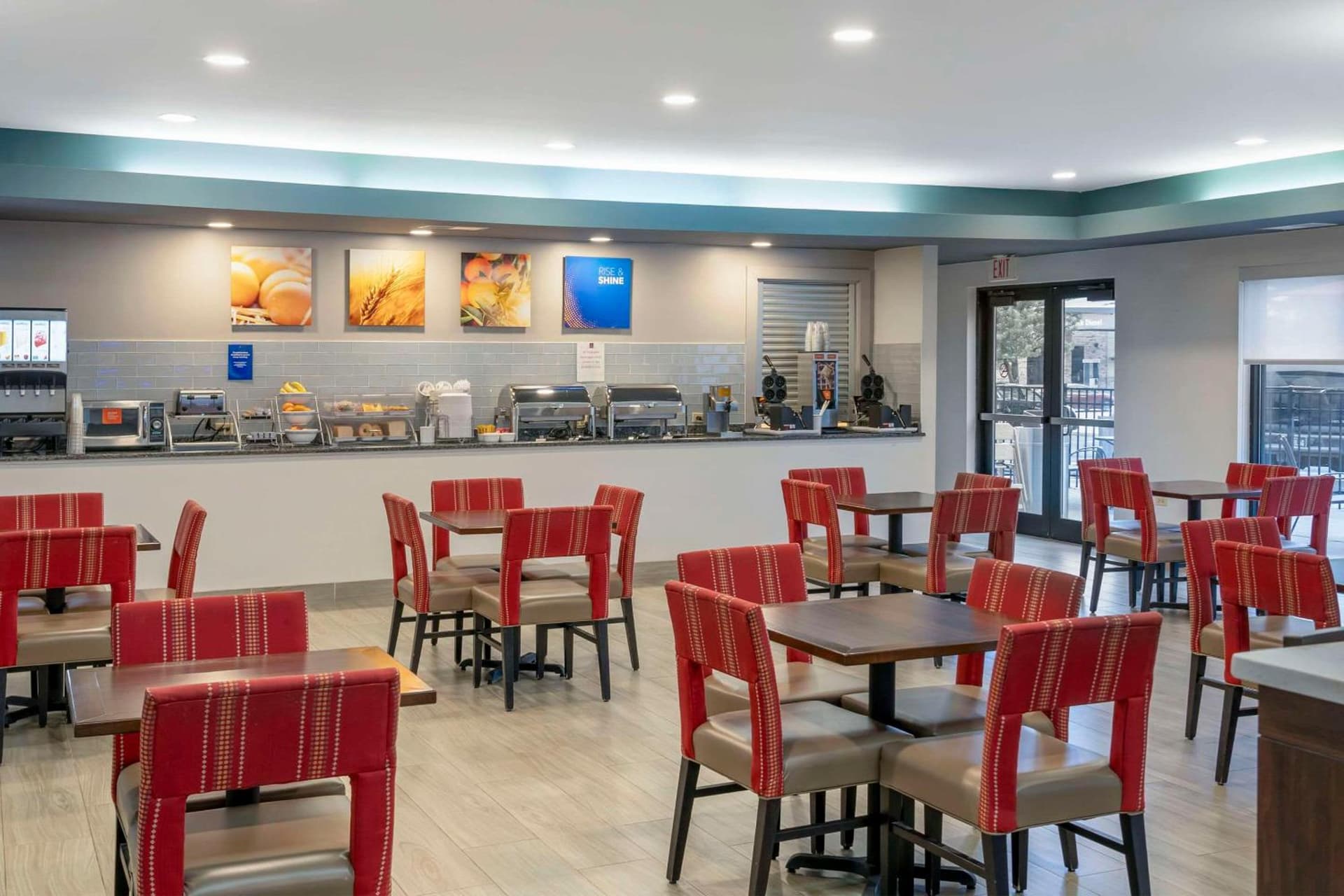 Comfort Suites Elgin Northwest gallery photo in Elgin, IL — image 9